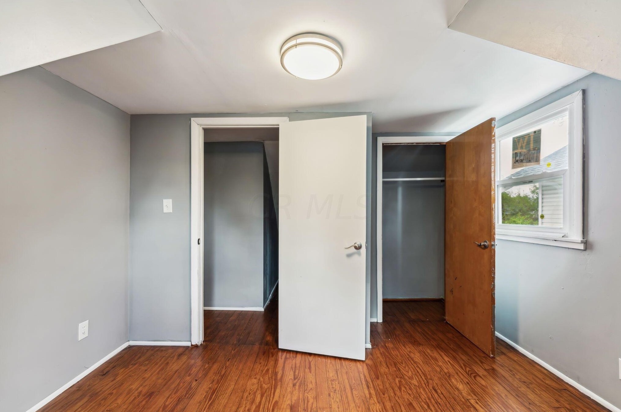 1490 24 Ave, Columbus OH 43211-2543 exterior