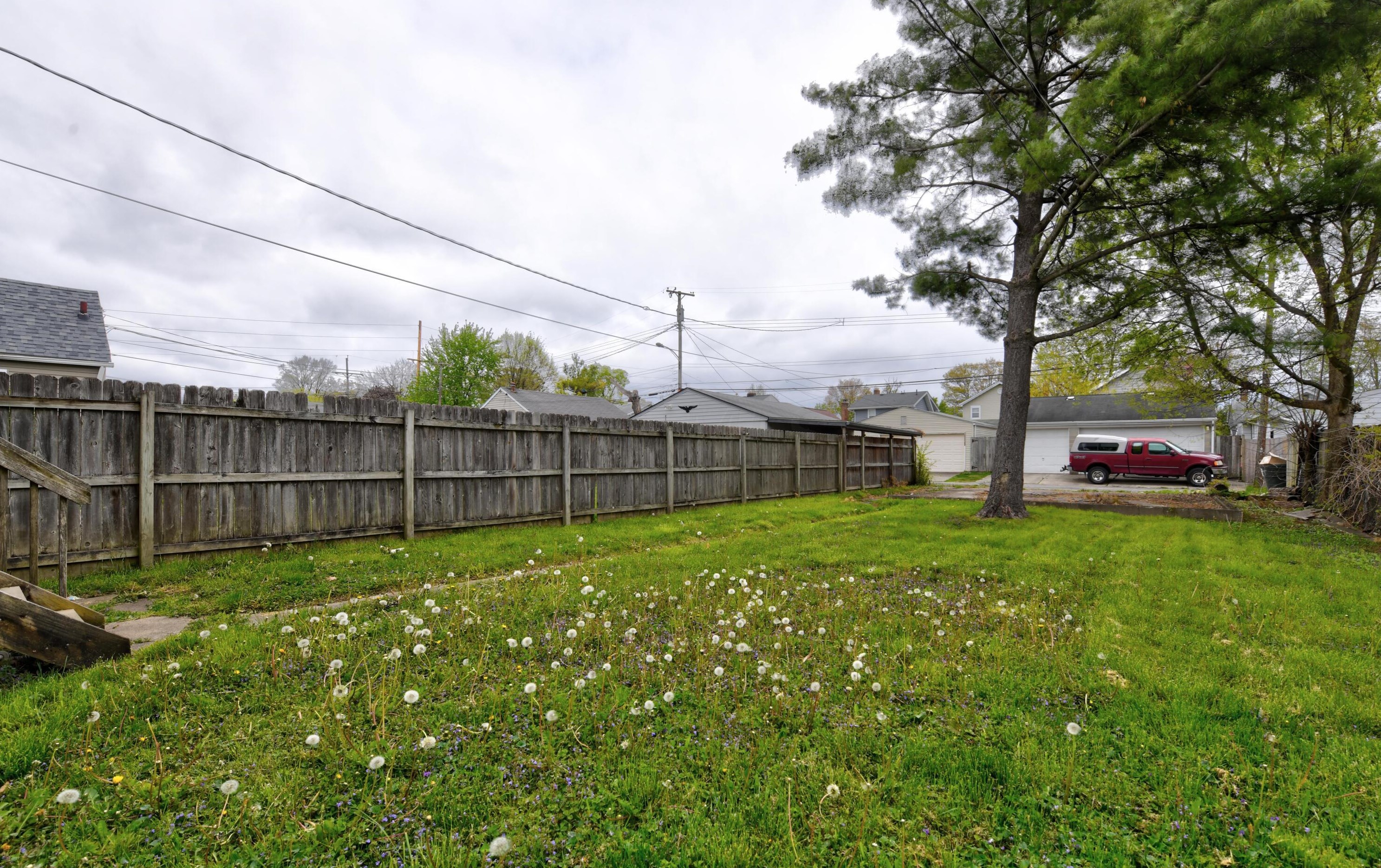 446 Larcomb Ave, Columbus OH 43223-1836 exterior