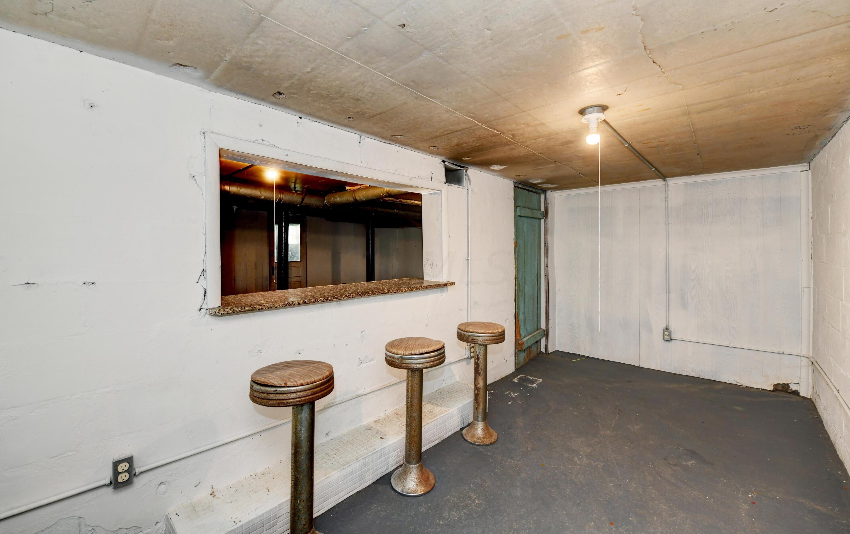 446 Larcomb Ave, Columbus OH 43223-1836 exterior