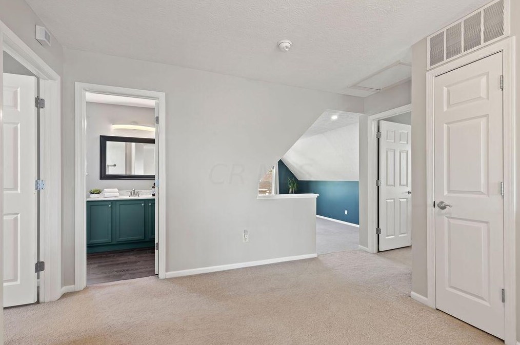 5965 Course Dr, Westerville OH  43081-8071 exterior