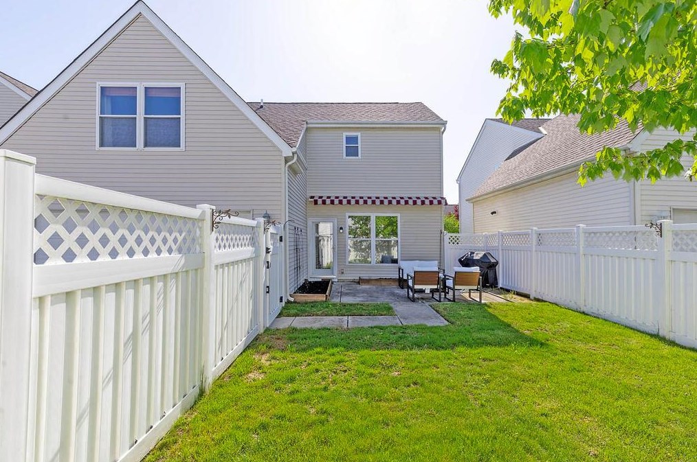 5965 Course Dr, Westerville OH  43081-8071 exterior