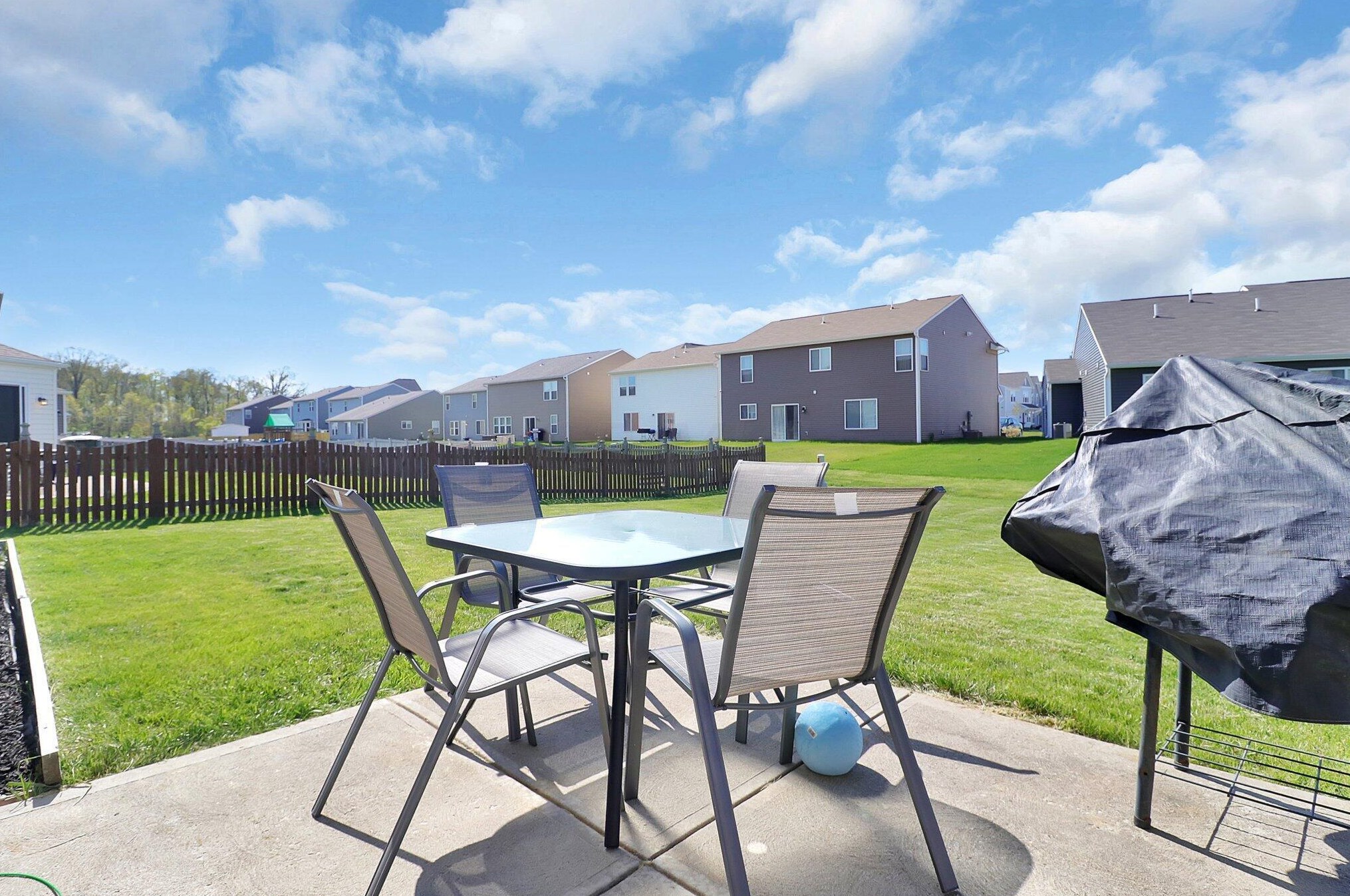 7545 Witch Hazel Dr, Cnl Wnchstr OH  43110-7733 exterior