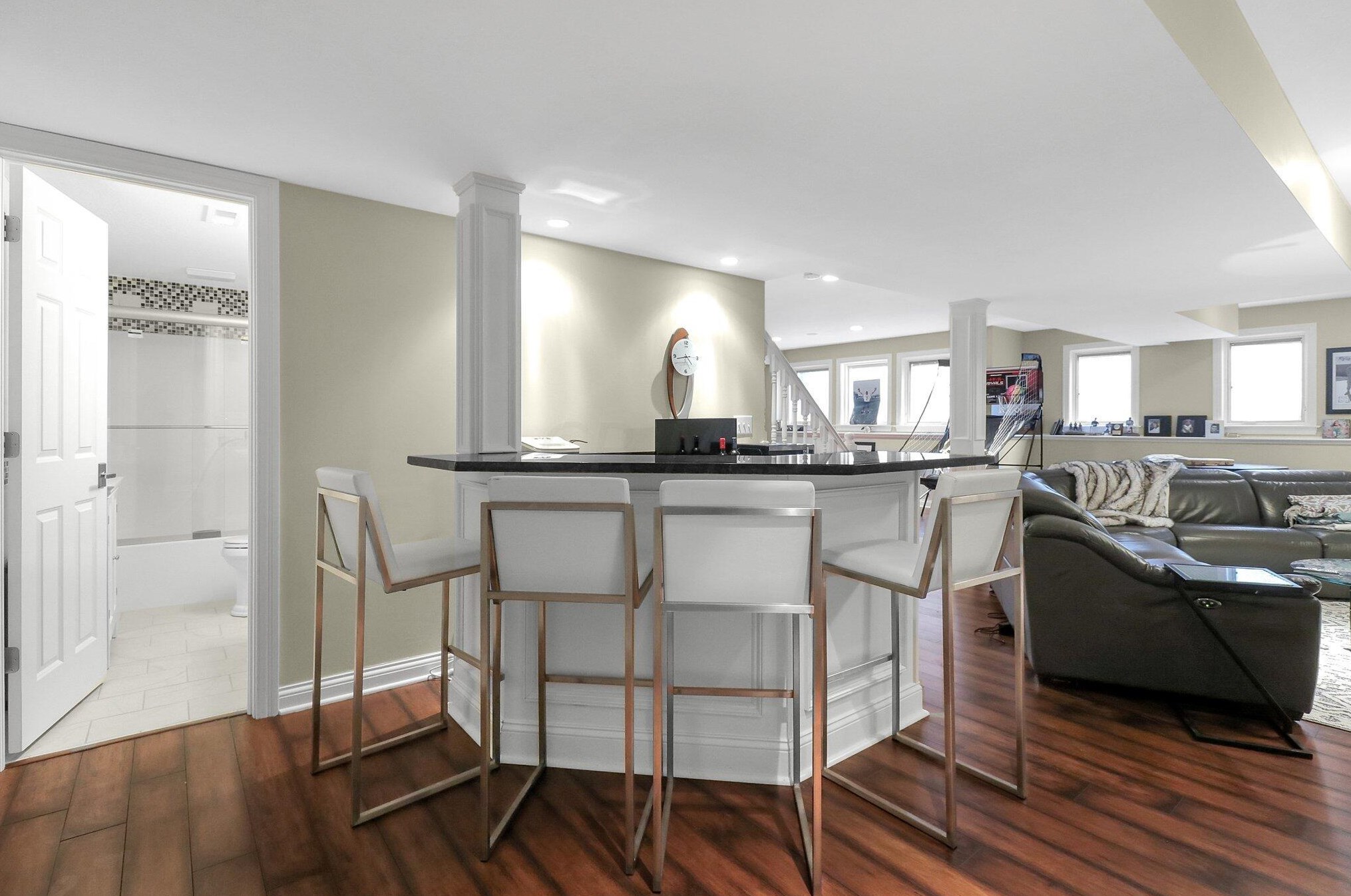 6197 Mcnaughten Grove Ln, Columbus OH  43213-5107 exterior