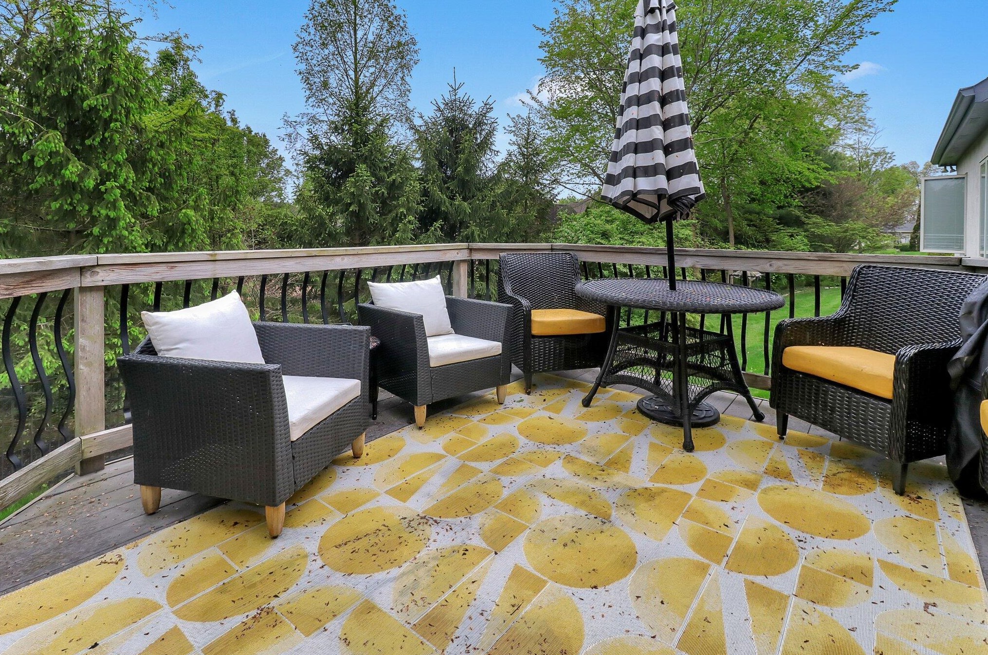 6197 Mcnaughten Grove Ln, Columbus OH  43213-5107 exterior