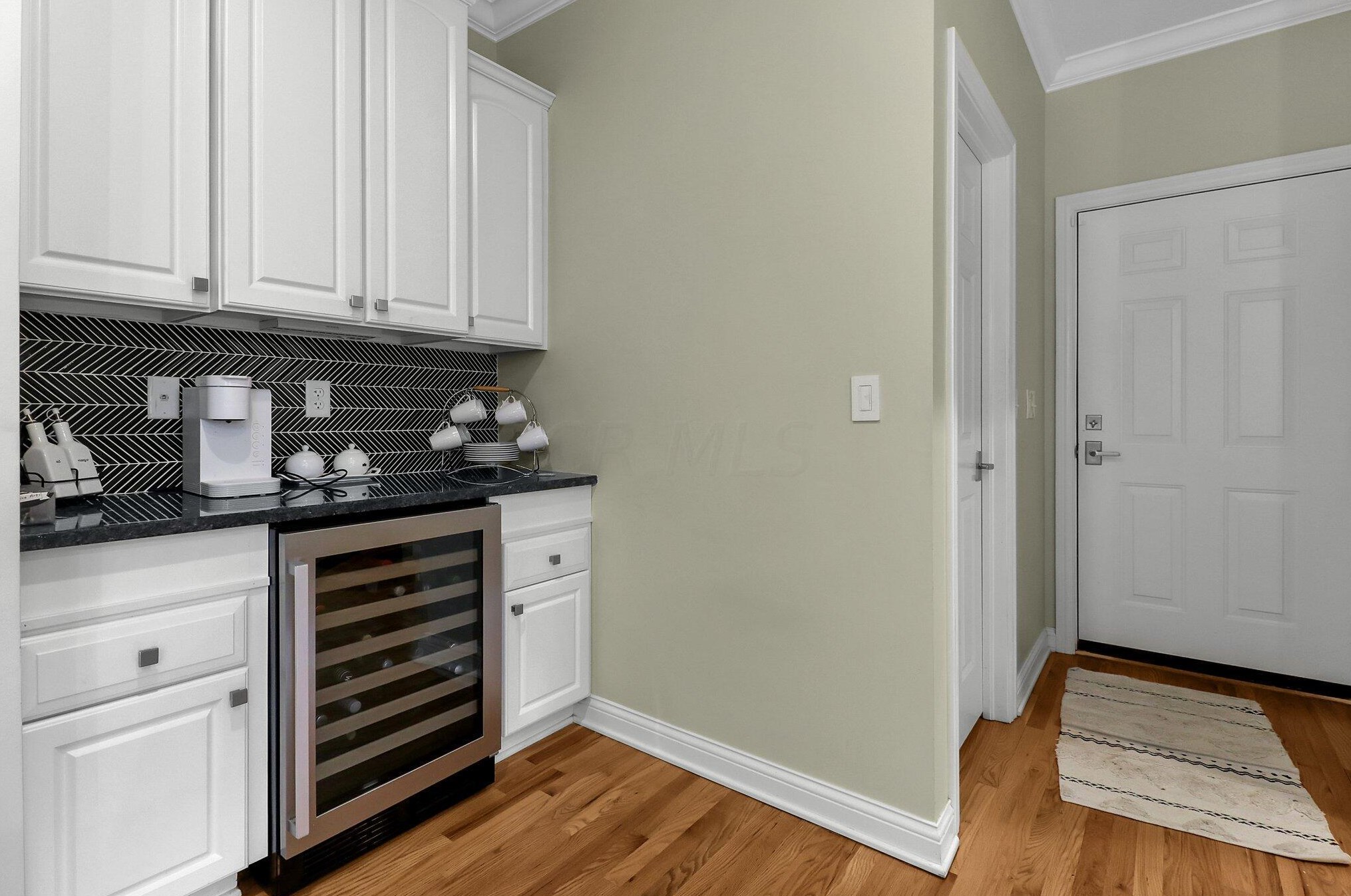 6197 Mcnaughten Grove Ln, Columbus OH  43213-5107 exterior