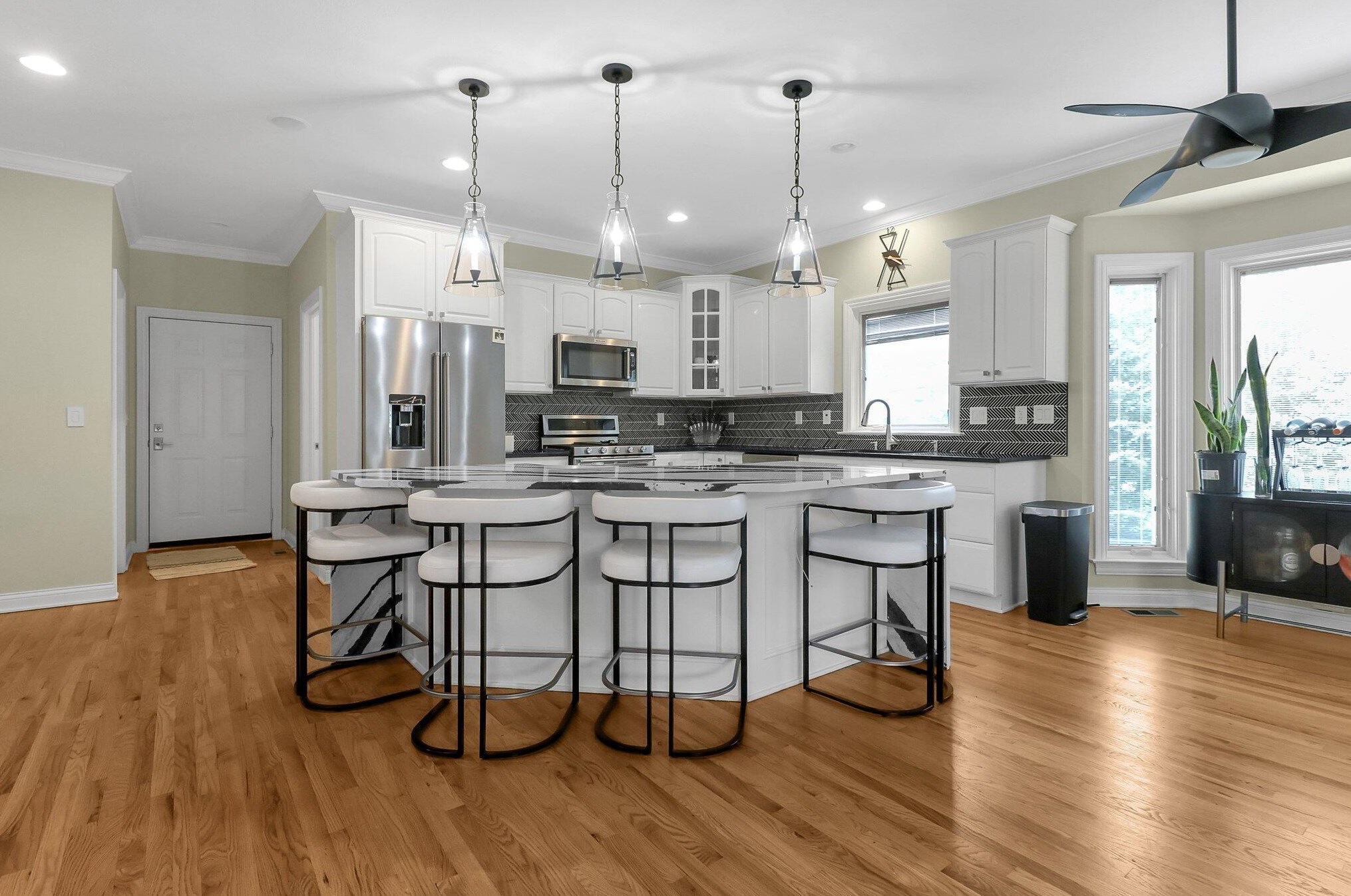 6197 Mcnaughten Grove Ln, Columbus OH  43213-5107 exterior