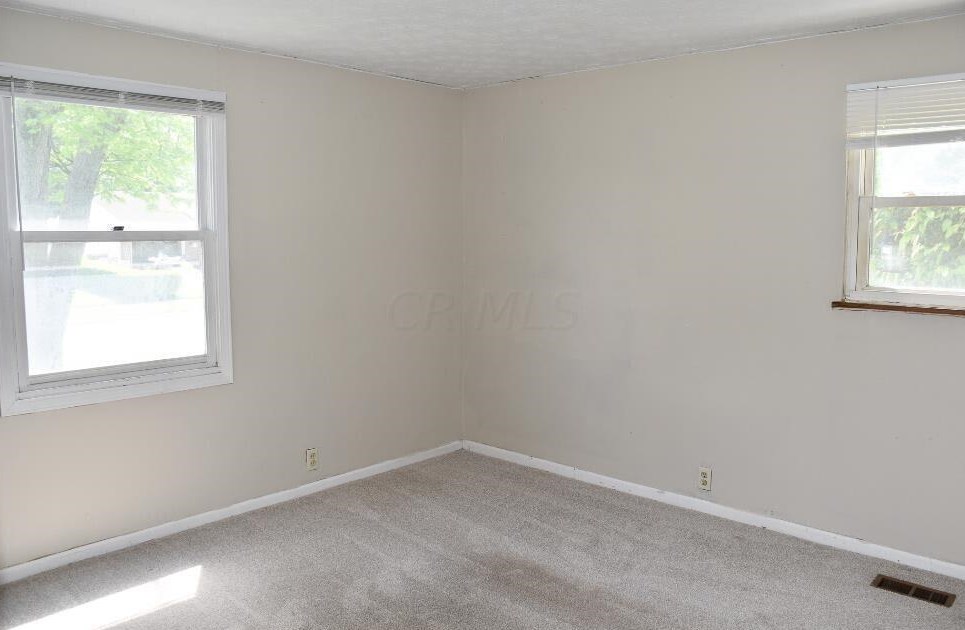 395 Canfield Dr, Columbus OH  43230-2371 exterior