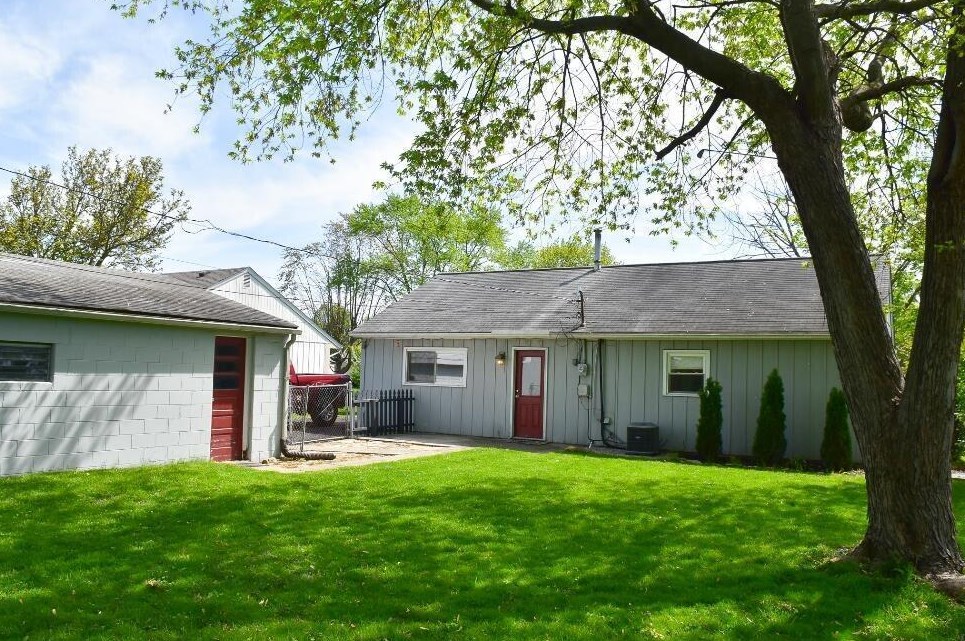 395 Canfield Dr, Columbus OH  43230-2371 exterior