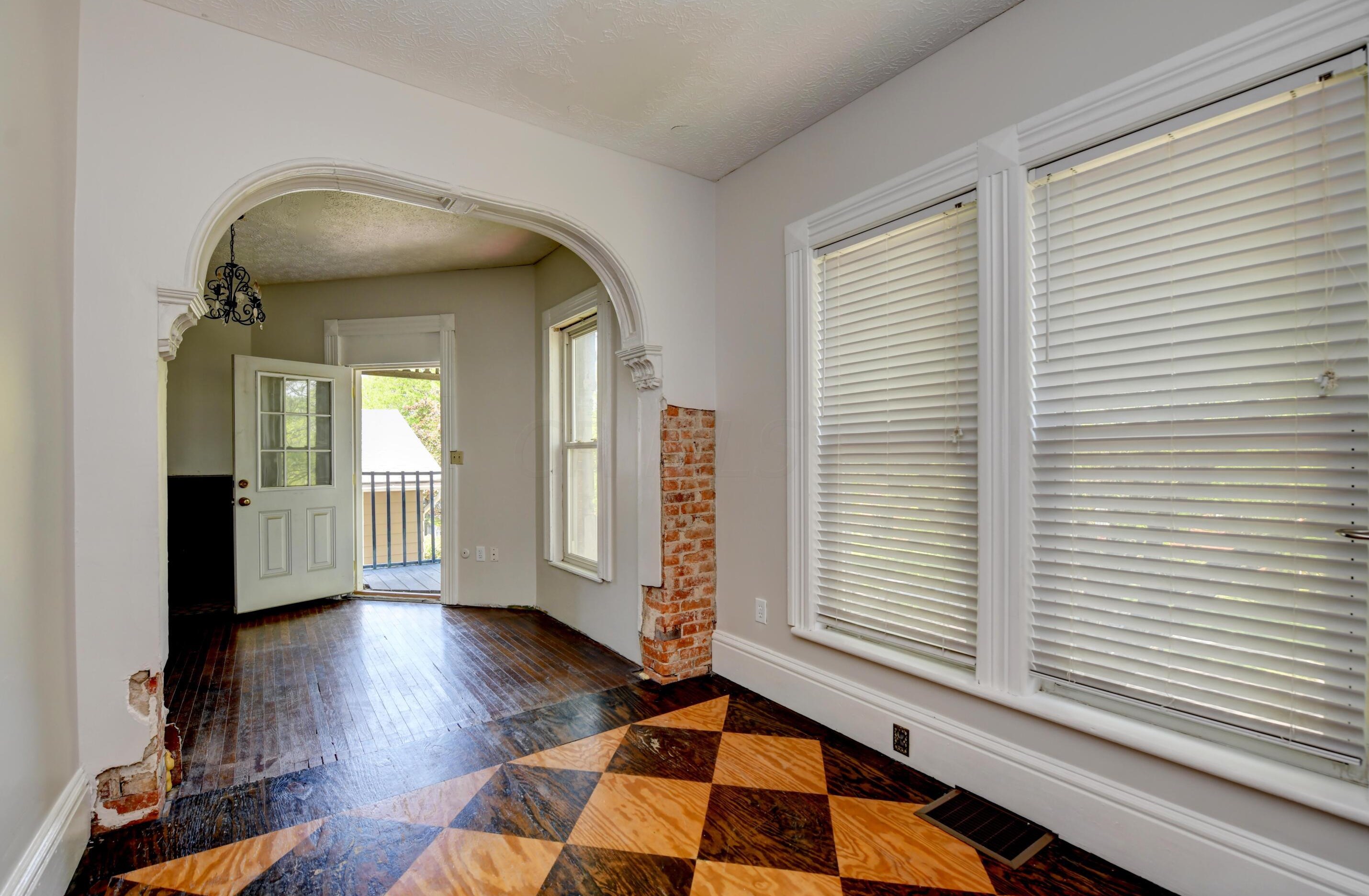 269 18 St, Columbus OH 43203-1572 exterior