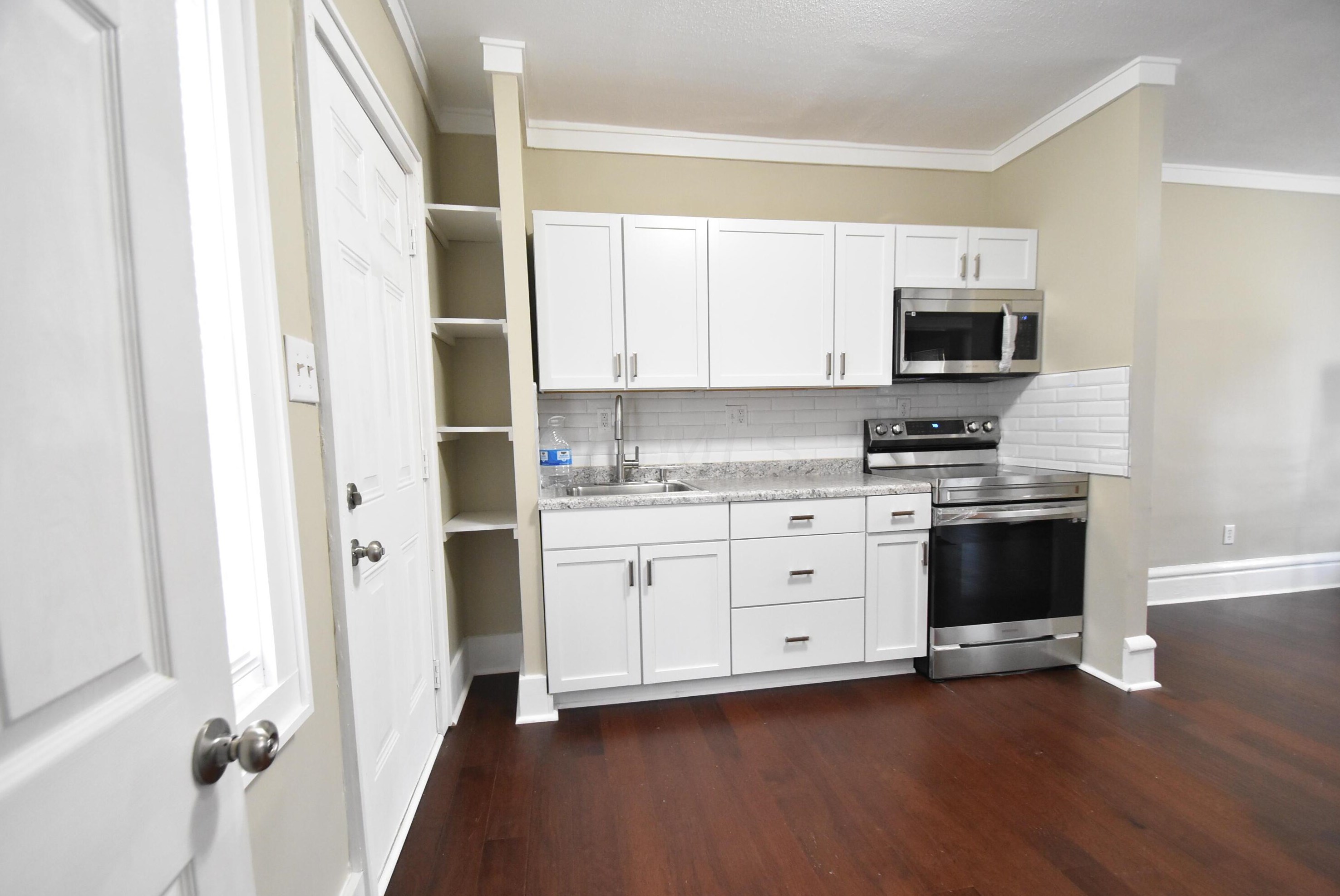 476 Hinman Ave, Columbus OH 43207-2004 exterior