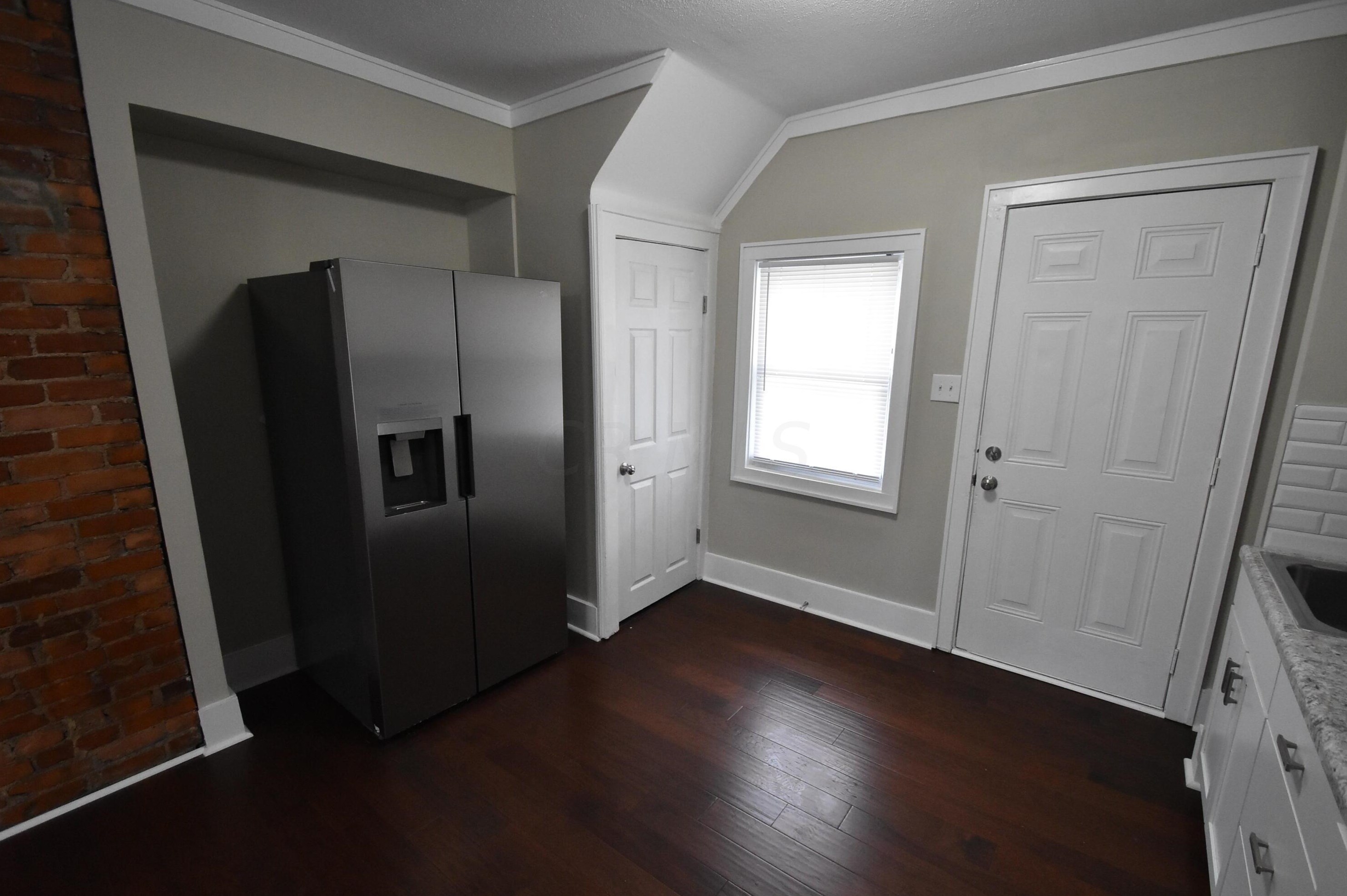 476 Hinman Ave, Columbus OH 43207-2004 exterior