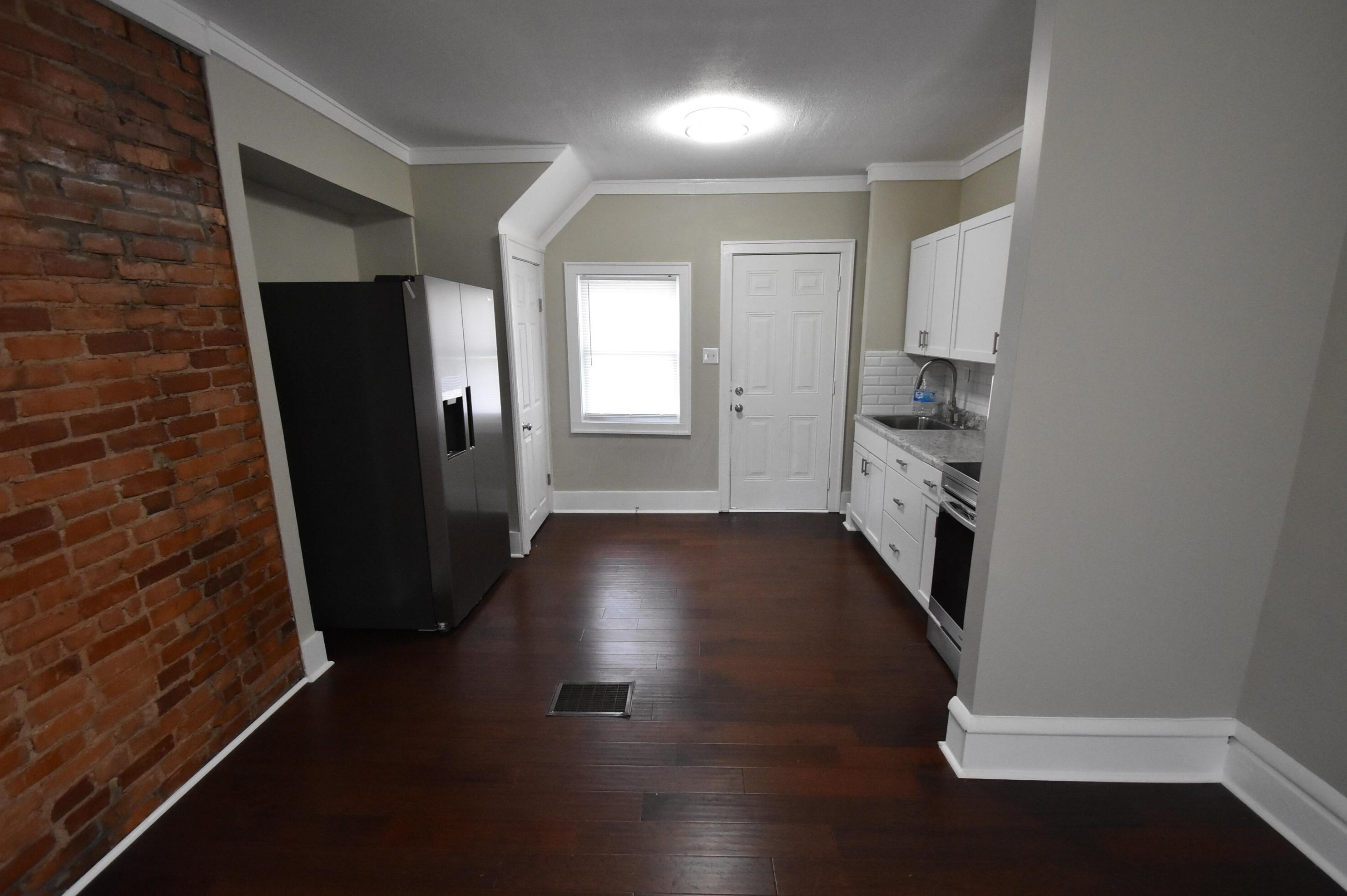 476 Hinman Ave, Columbus OH 43207-2004 exterior