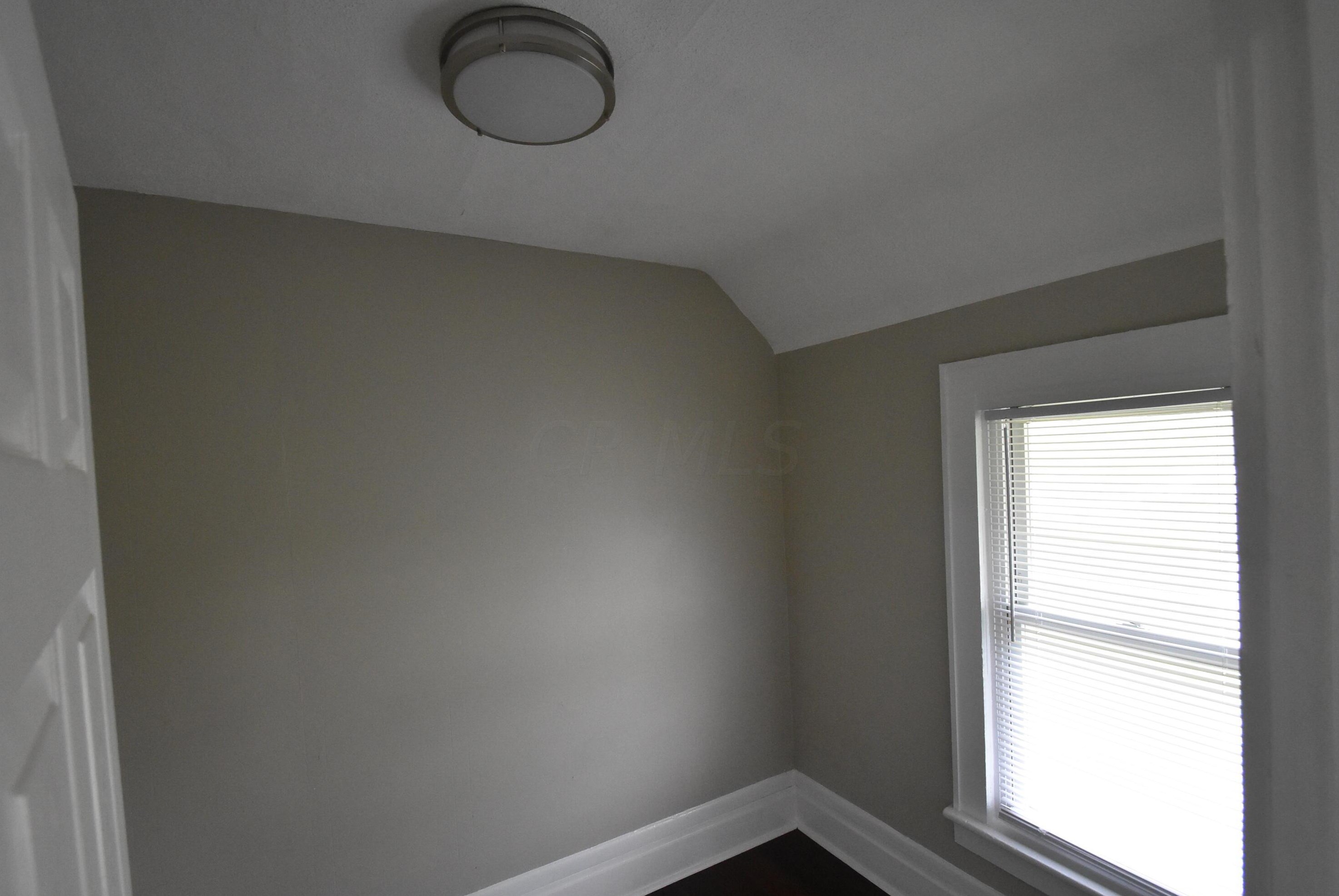 476 Hinman Ave, Columbus OH 43207-2004 exterior