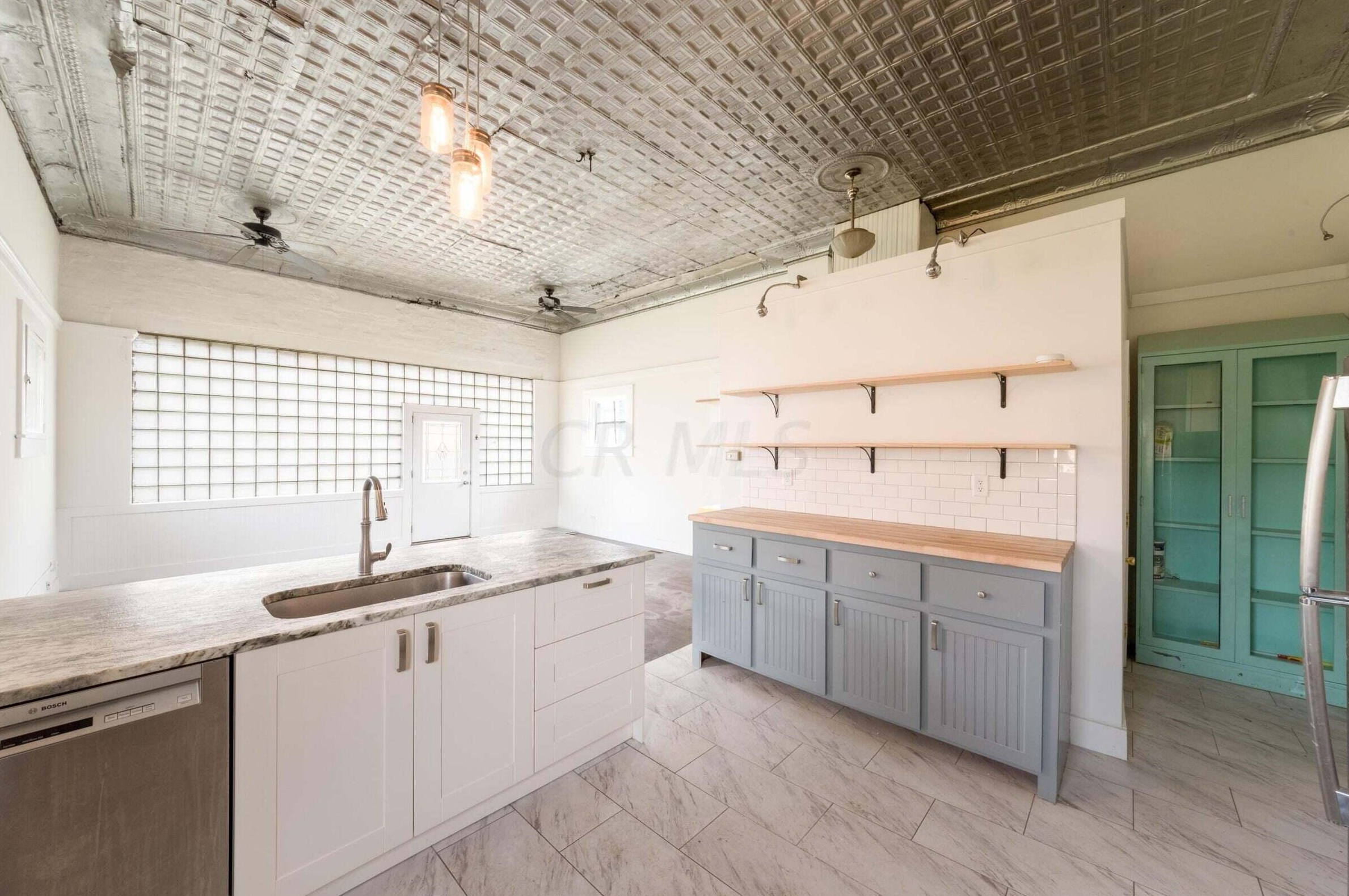 1475 Oak St, Columbus OH  43205-2080 exterior