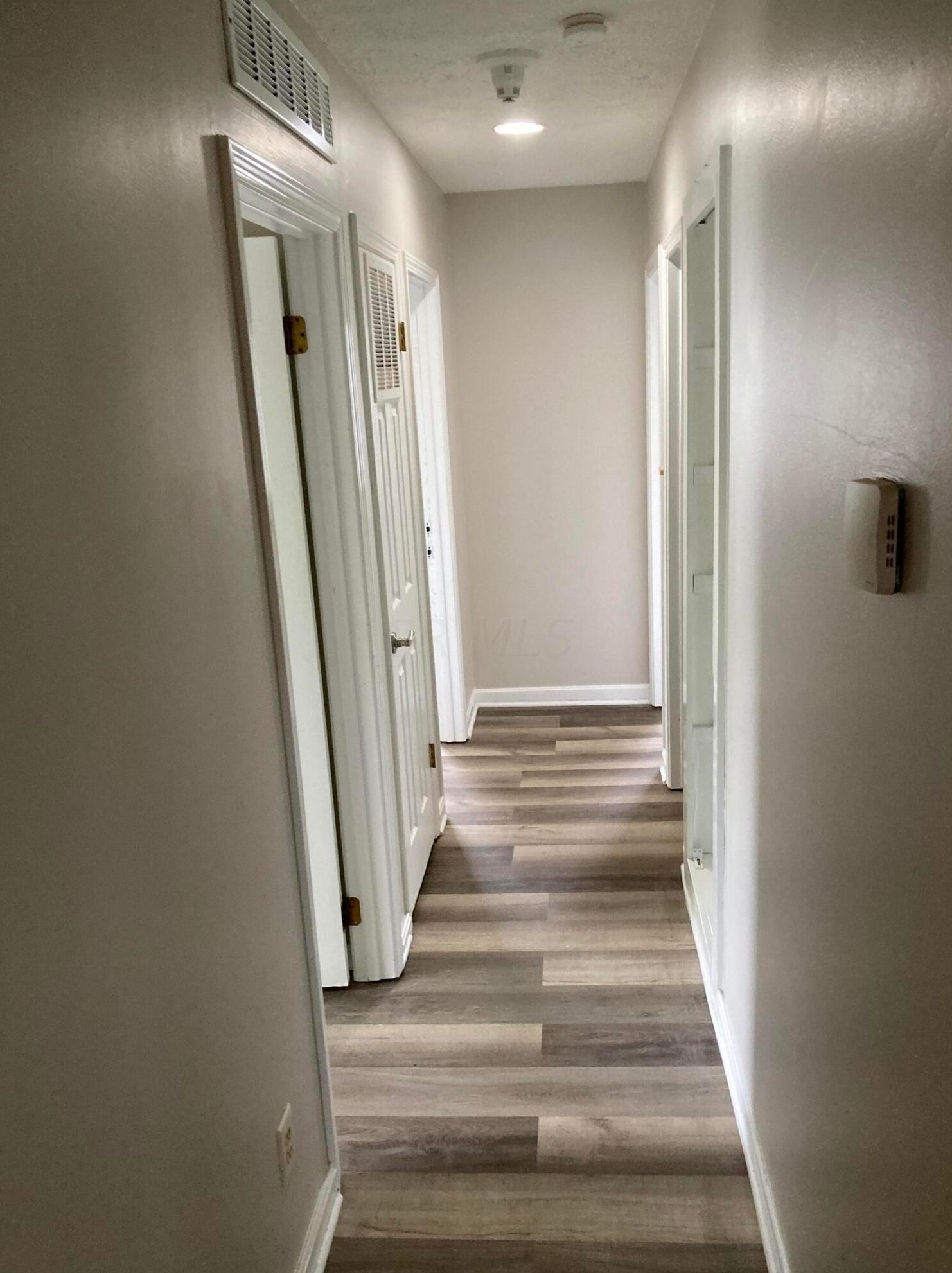 1755 Eastbrook Dr, Columbus OH  43223-3701 exterior