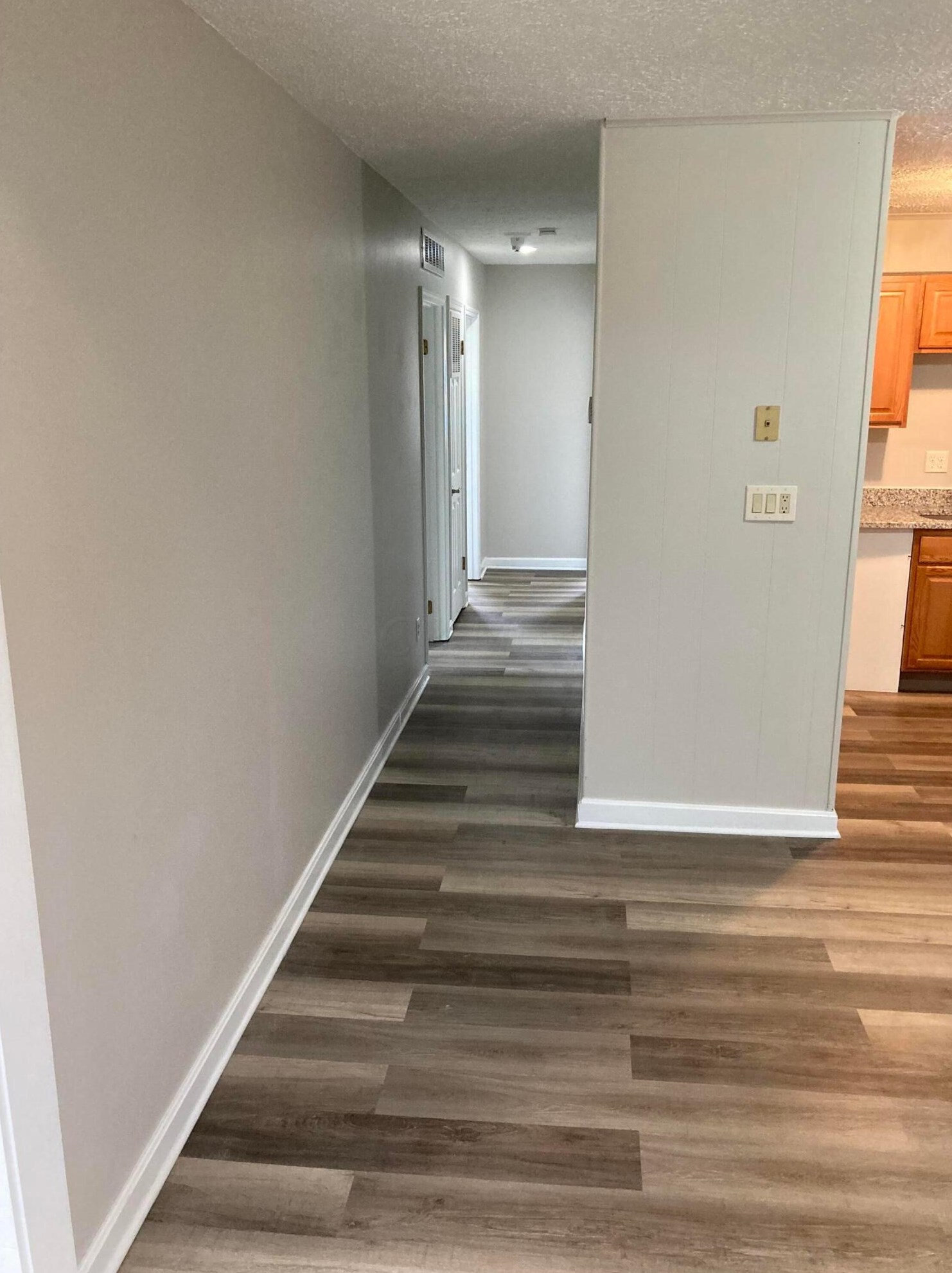 1755 Eastbrook Dr, Columbus OH  43223-3701 exterior