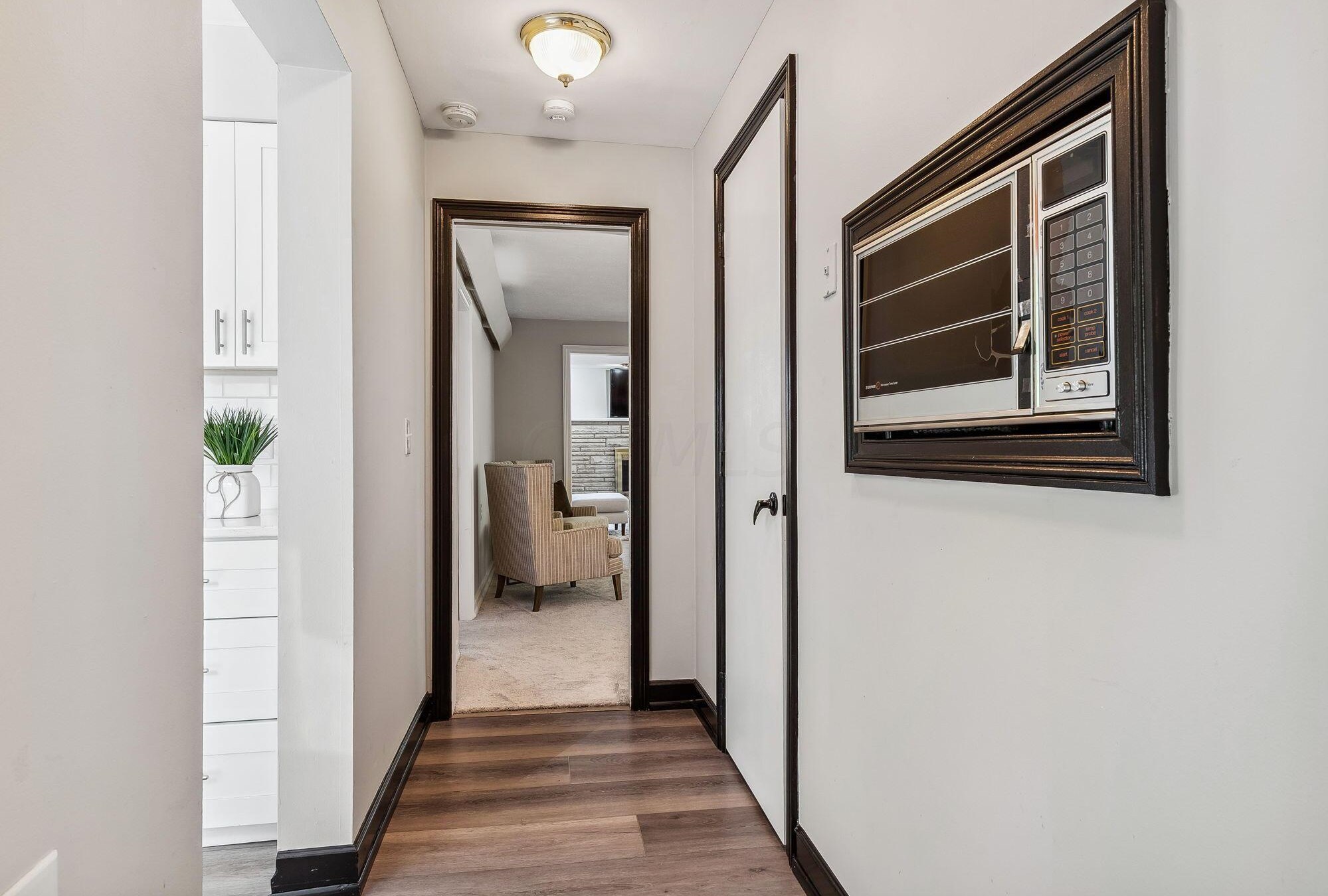 247 Hamilton Rd, Columbus OH  43213-1311 exterior