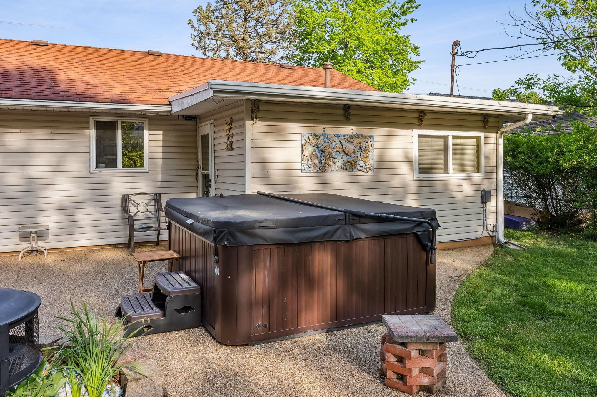 247 Hamilton Rd, Columbus OH  43213-1311 exterior