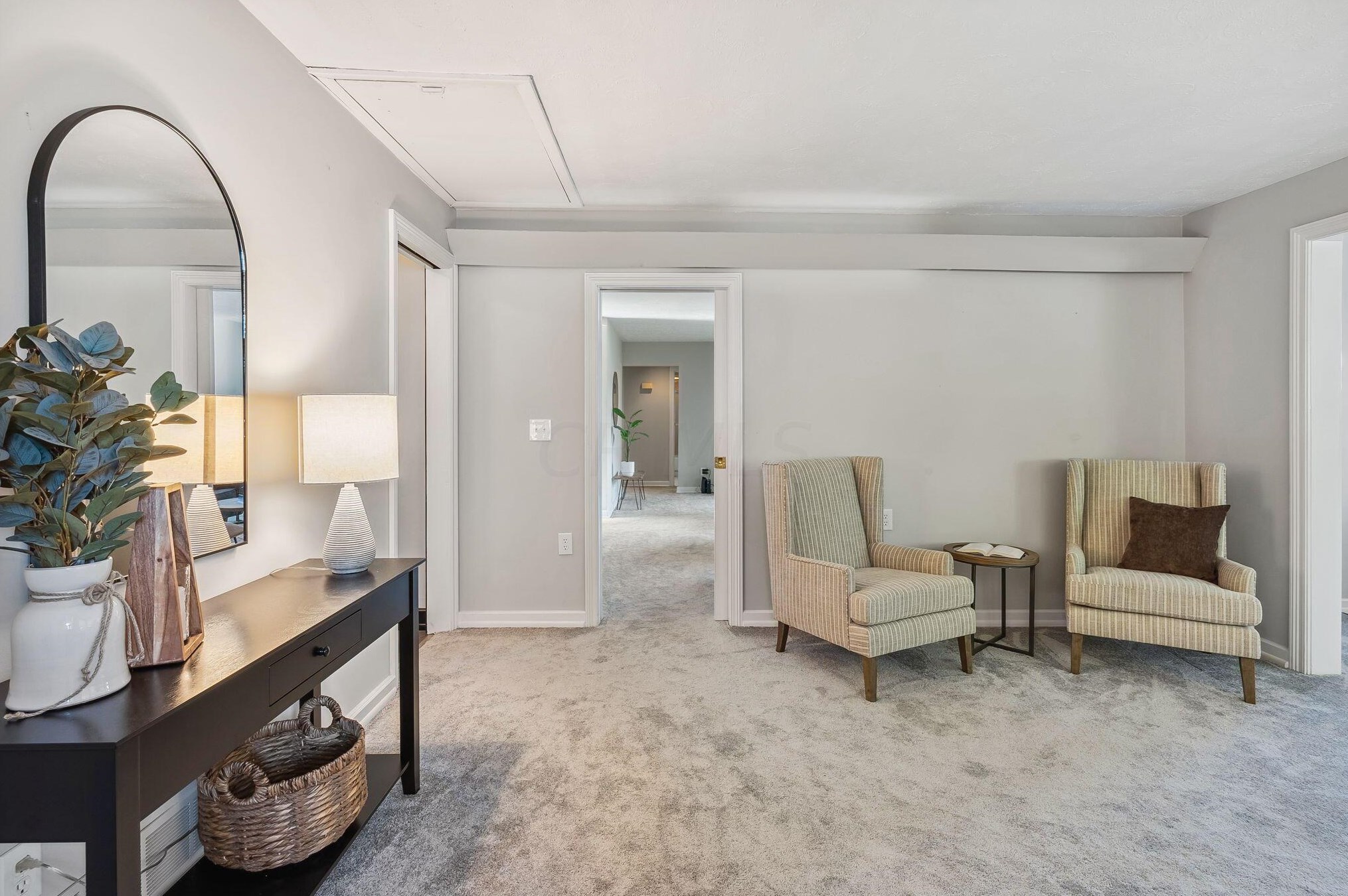 247 Hamilton Rd, Columbus OH  43213-1311 exterior