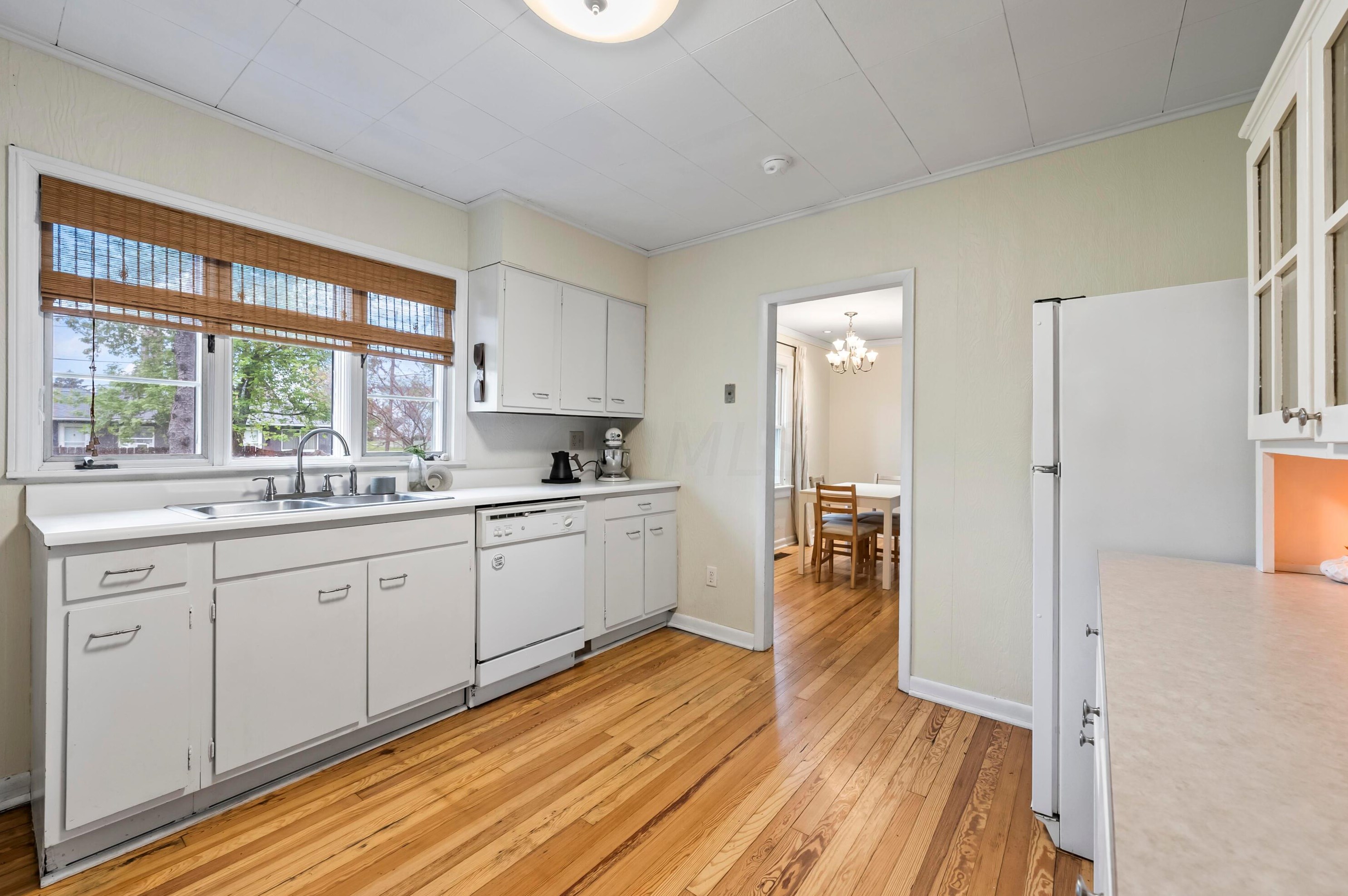 3189 Mcguffey Rd, Columbus OH  43224-4141 exterior