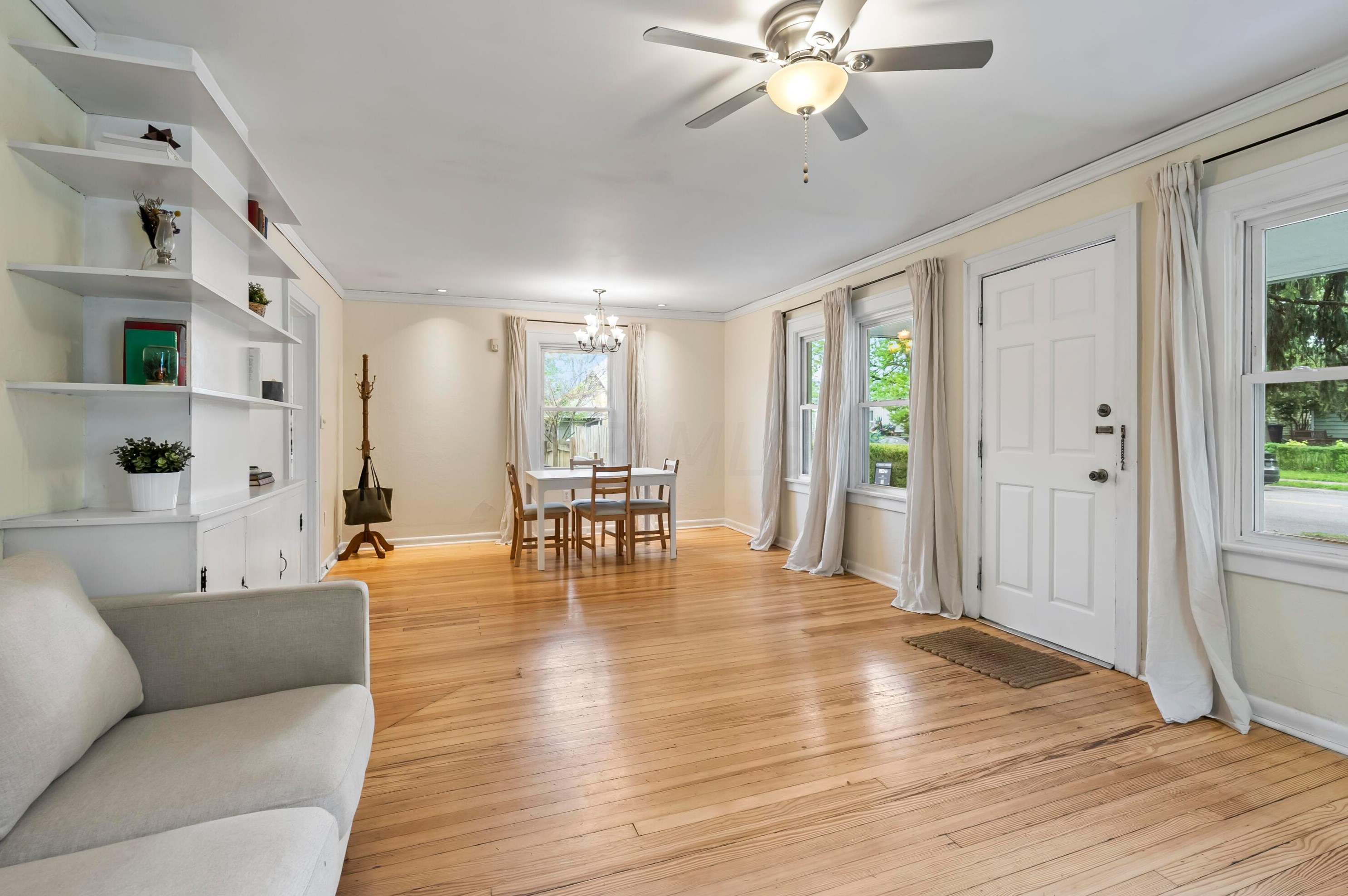 3189 Mcguffey Rd, Columbus OH  43224-4141 exterior