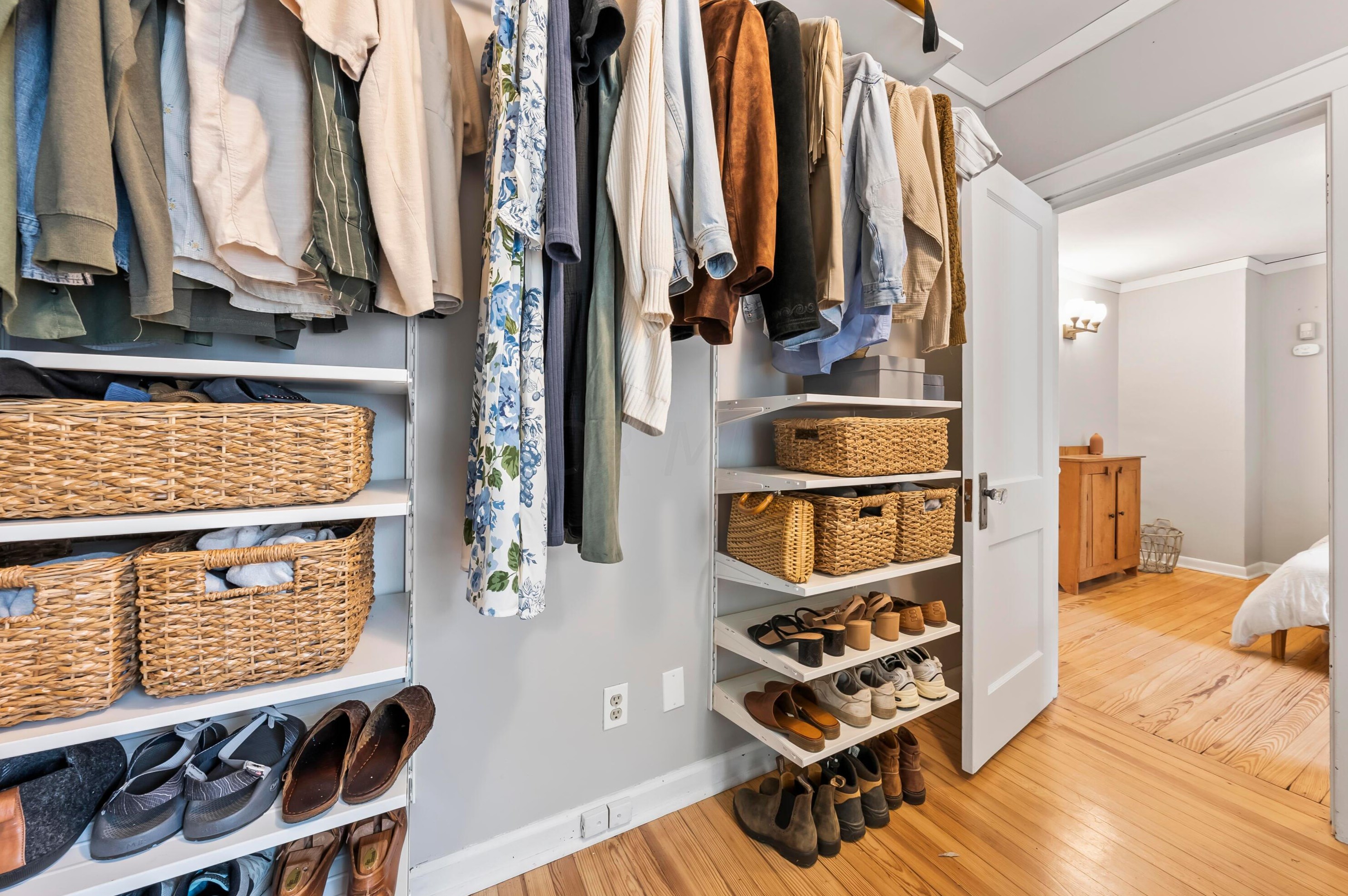 3189 Mcguffey Rd, Columbus OH  43224-4141 exterior