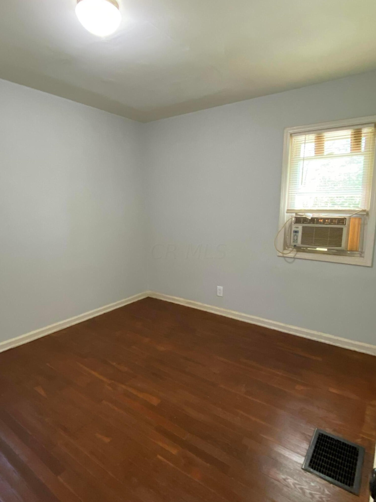 282 Edgevale Rd, Columbus OH 43209-1521 exterior