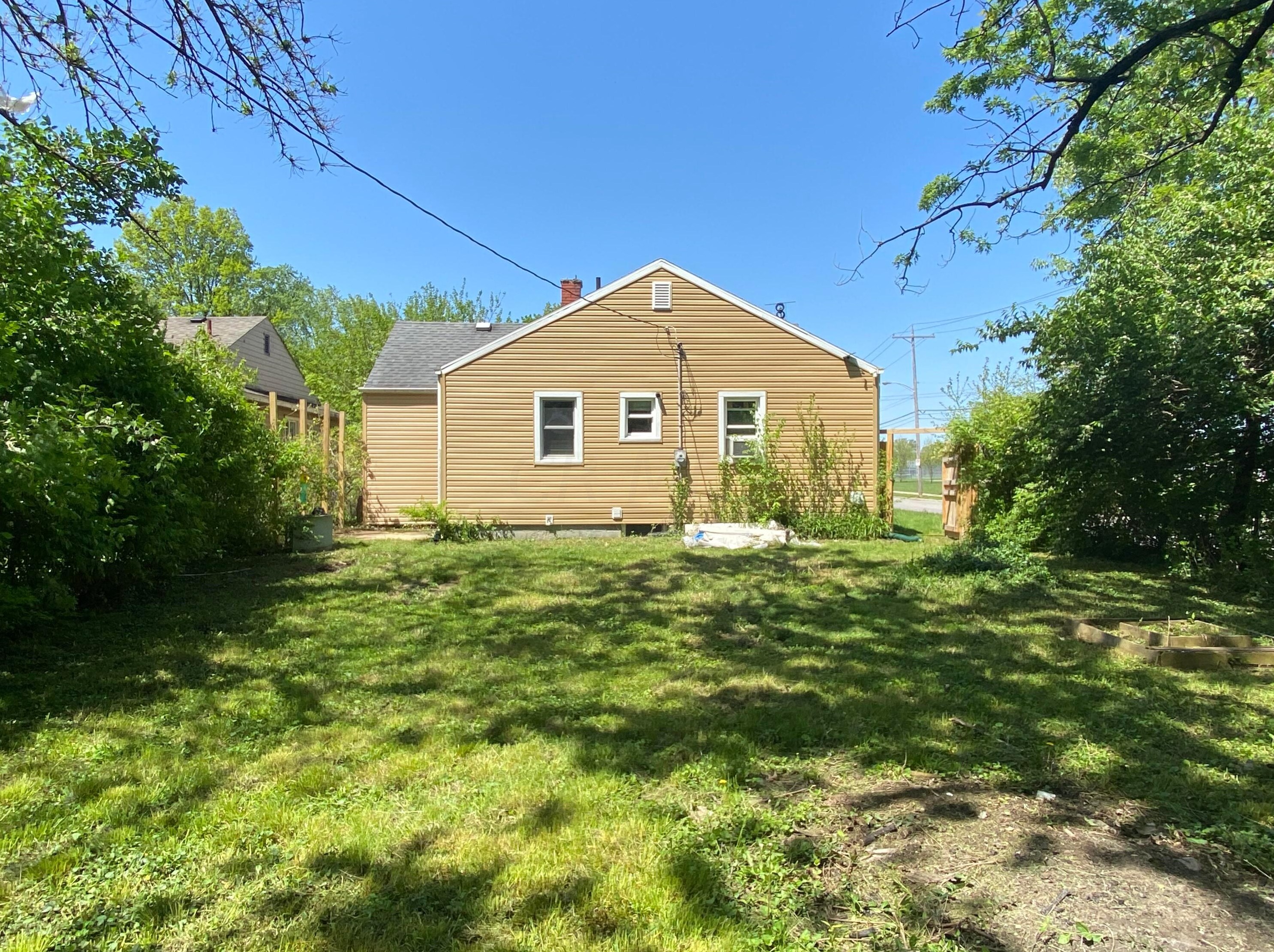 282 Edgevale Rd, Columbus OH 43209-1521 exterior