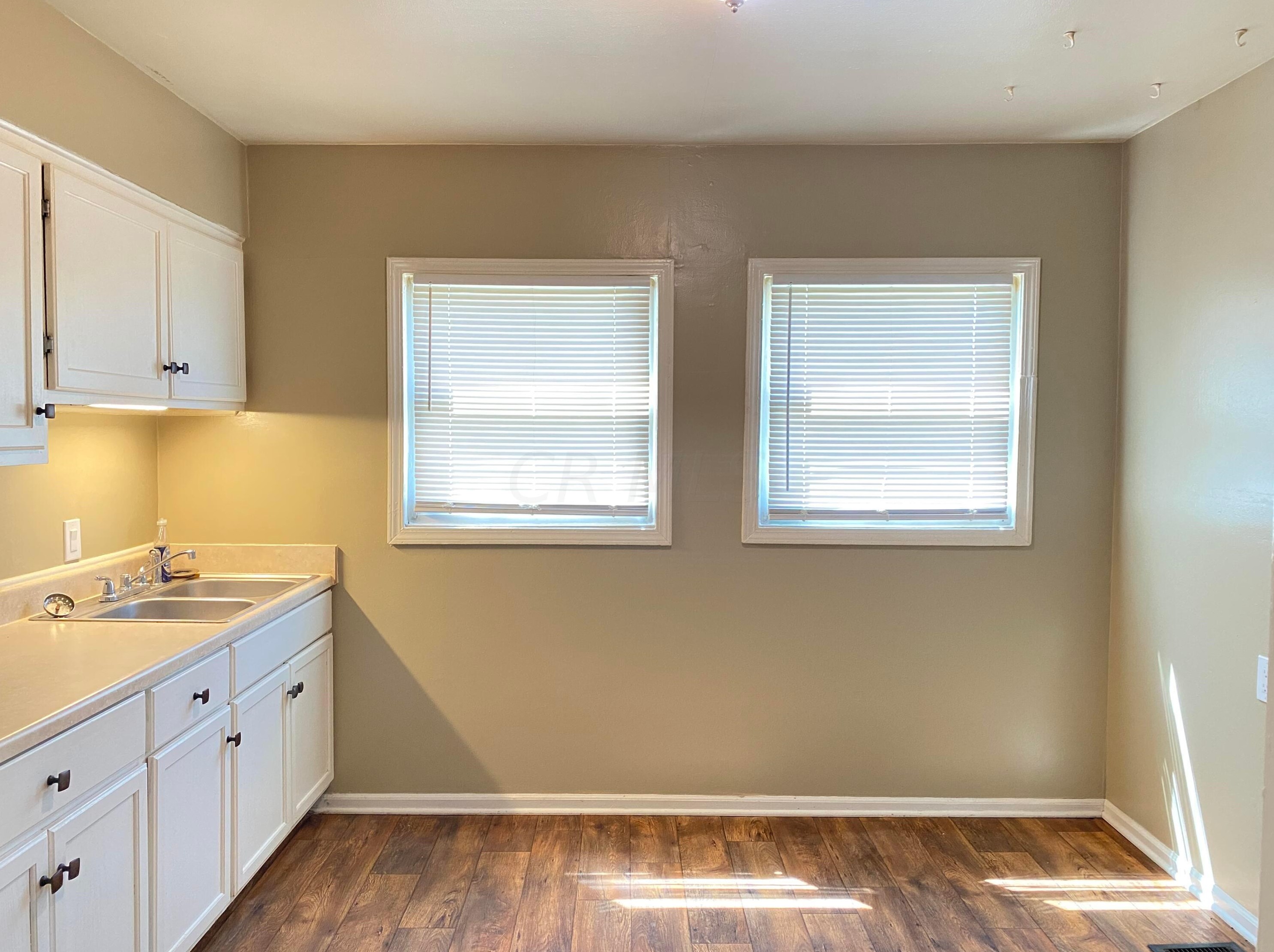 282 Edgevale Rd, Columbus OH 43209-1521 exterior