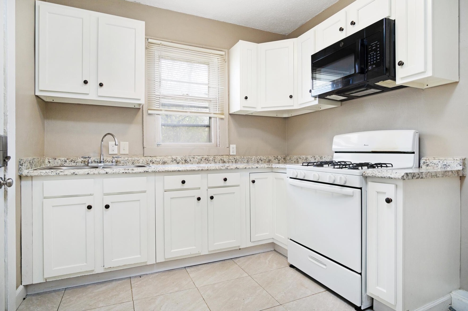 1038 Lockbourne Rd, Columbus OH 43206-1663 exterior