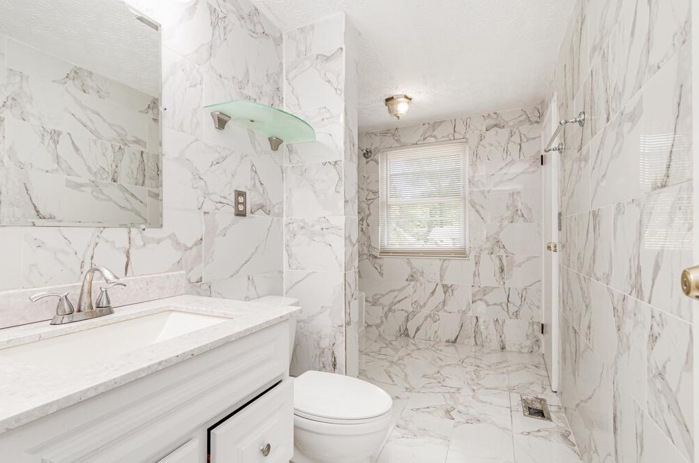 5599 Natalie Ct, Westerville OH  43081-4322 exterior