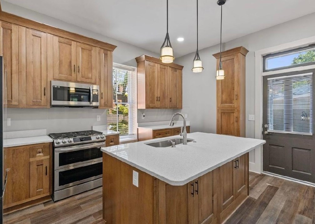 1122 Pearl St, Columbus OH 43206-3420 exterior