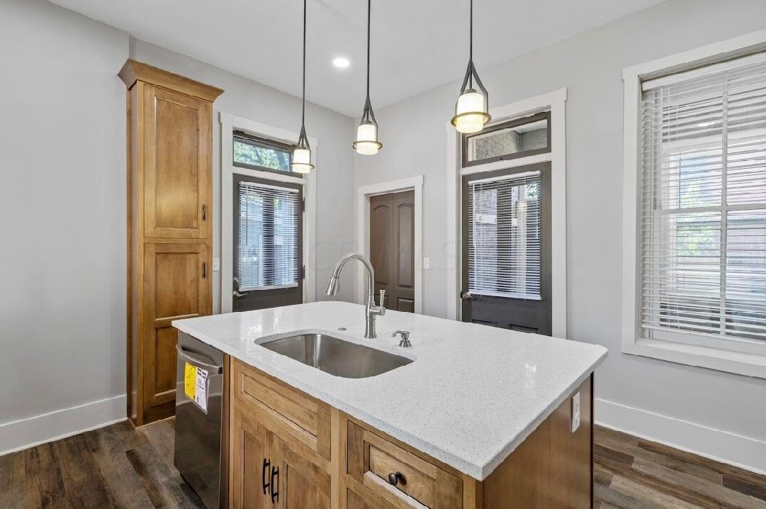 1122 Pearl St, Columbus OH 43206-3420 exterior