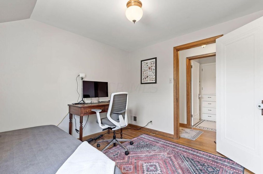 280 Winthrop Rd, Columbus OH  43214-3642 exterior