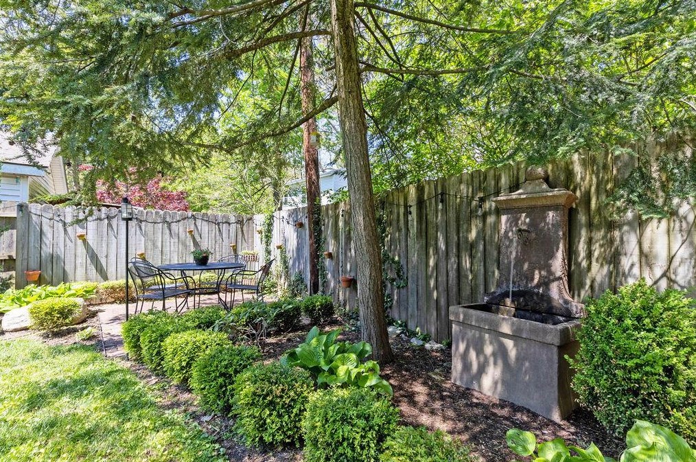 280 Winthrop Rd, Columbus OH  43214-3642 exterior