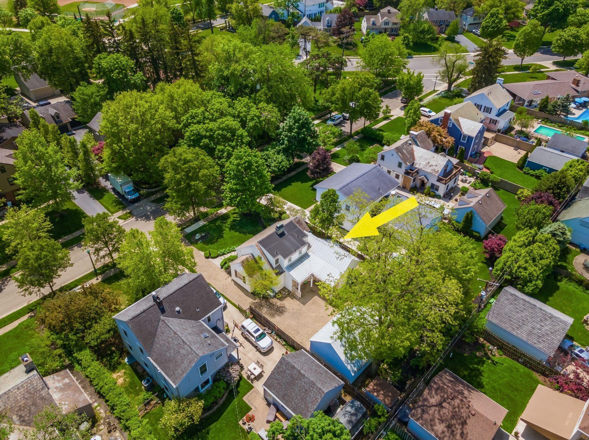 1710 Essex Rd, Columbus OH  43221-3845 exterior