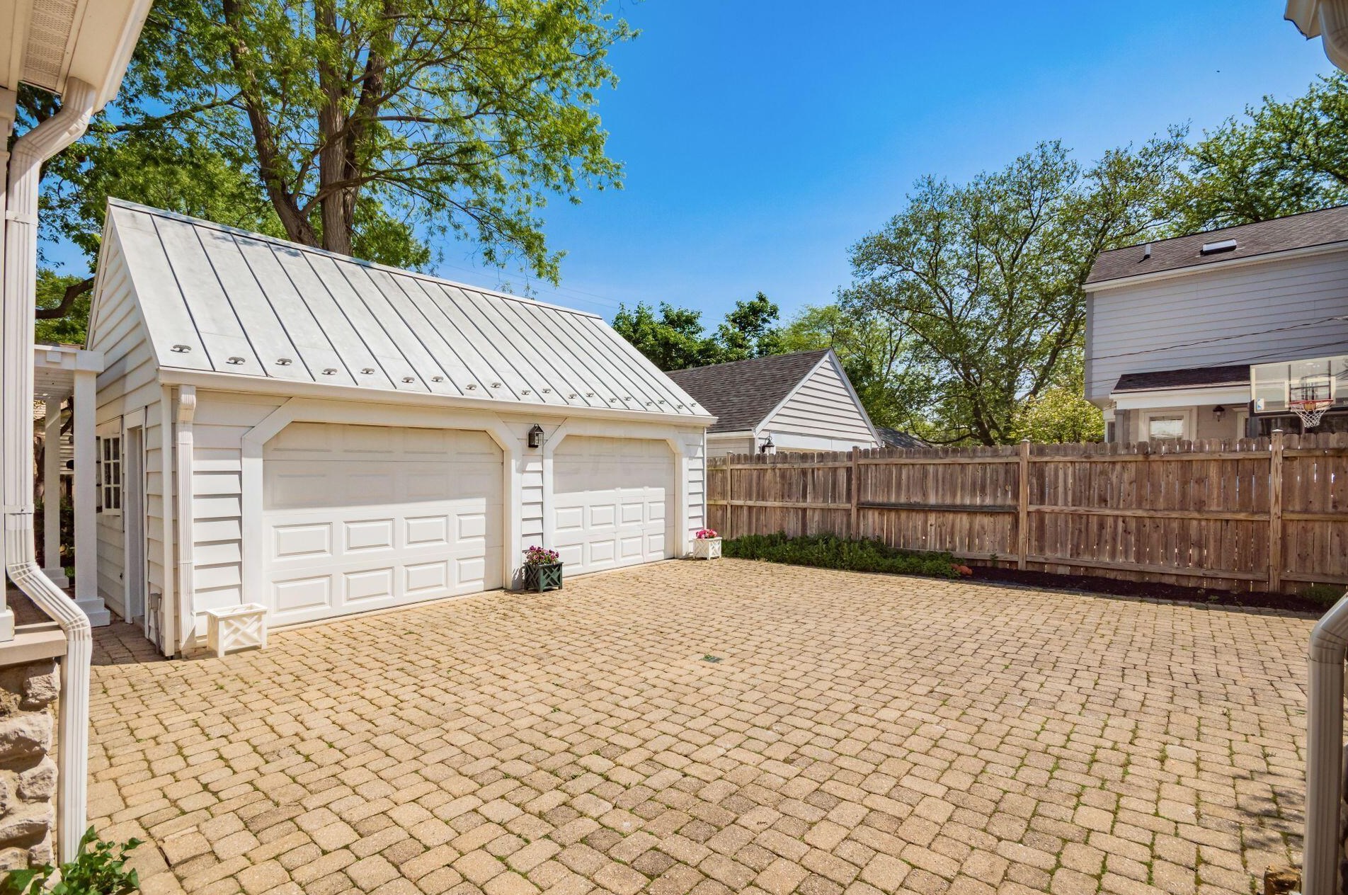 1710 Essex Rd, Columbus OH  43221-3845 exterior