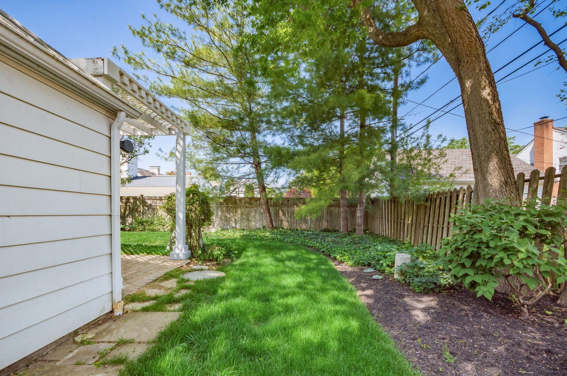 1710 Essex Rd, Columbus OH  43221-3845 exterior