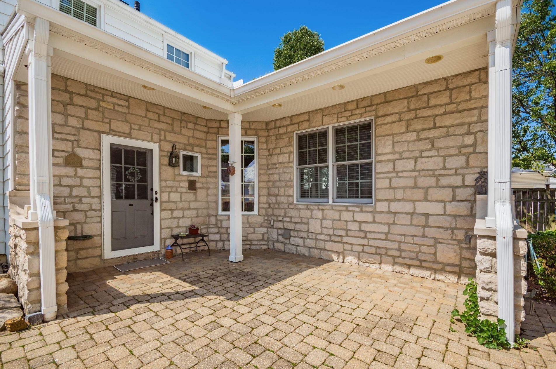 1710 Essex Rd, Columbus OH  43221-3845 exterior