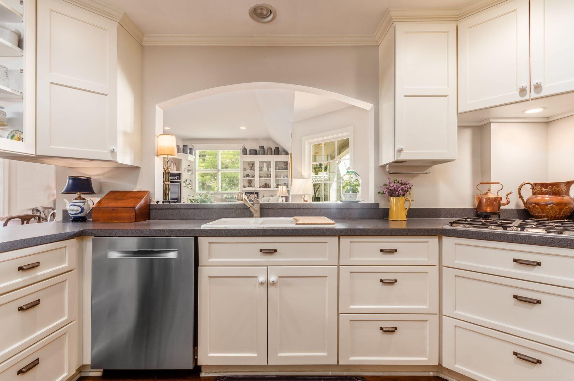 1710 Essex Rd, Columbus OH  43221-3845 exterior