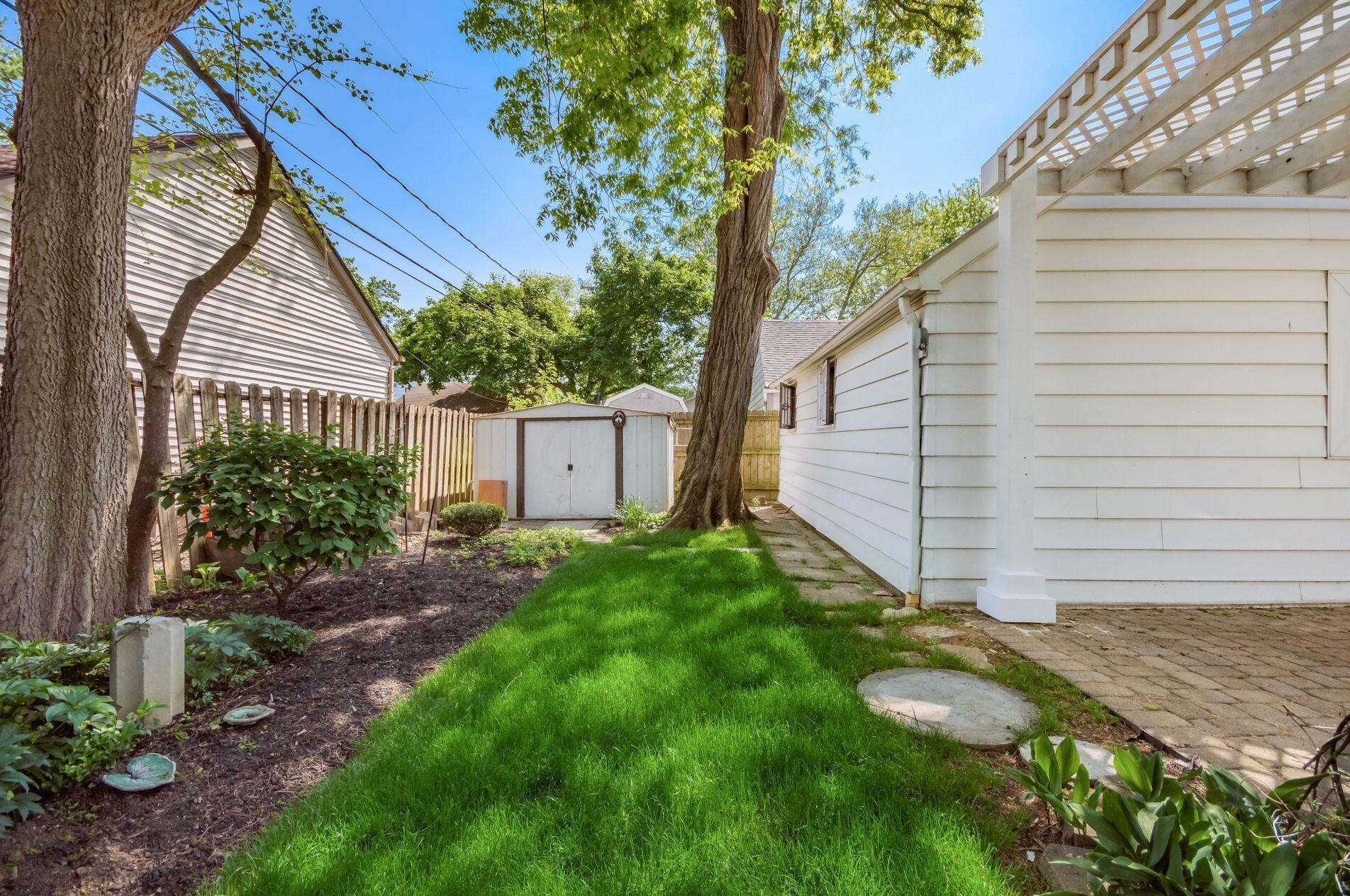 1710 Essex Rd, Columbus OH  43221-3845 exterior