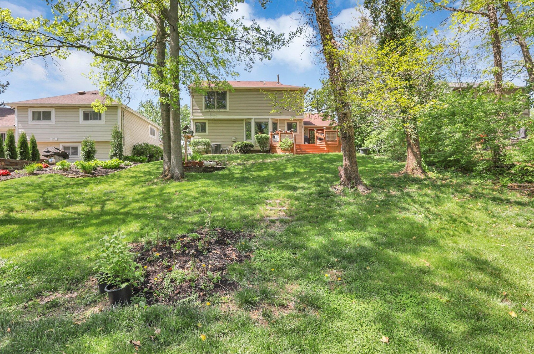 5385 Wolf Run Dr, Columbus OH  43230-4532 exterior