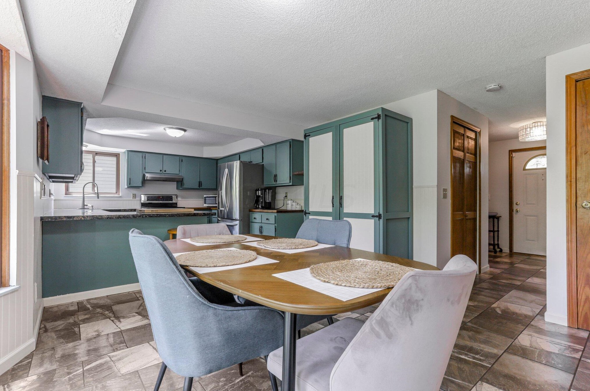 5385 Wolf Run Dr, Columbus OH  43230-4532 exterior