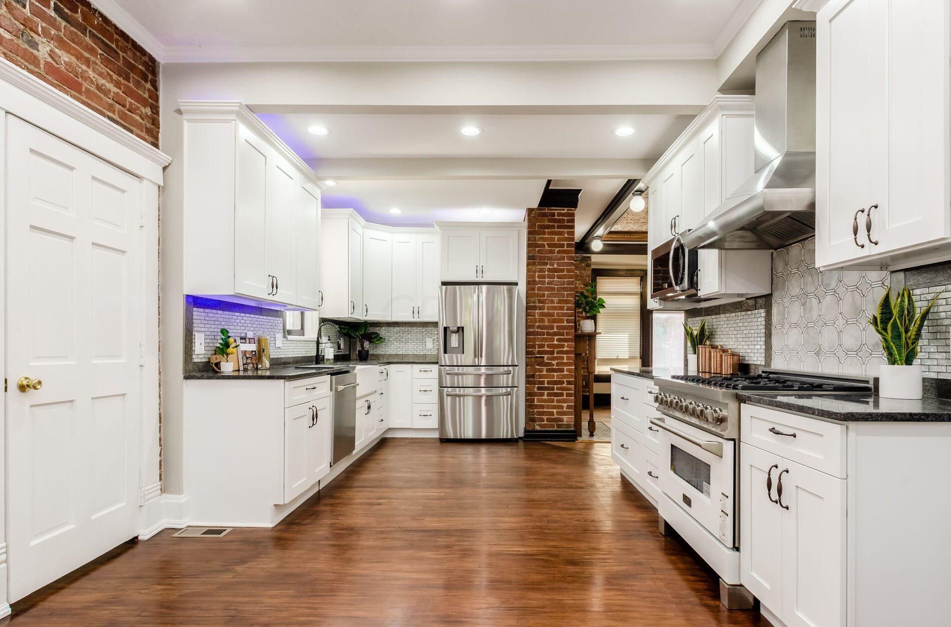 42 Governors Pl, Columbus OH  43203-1911 exterior