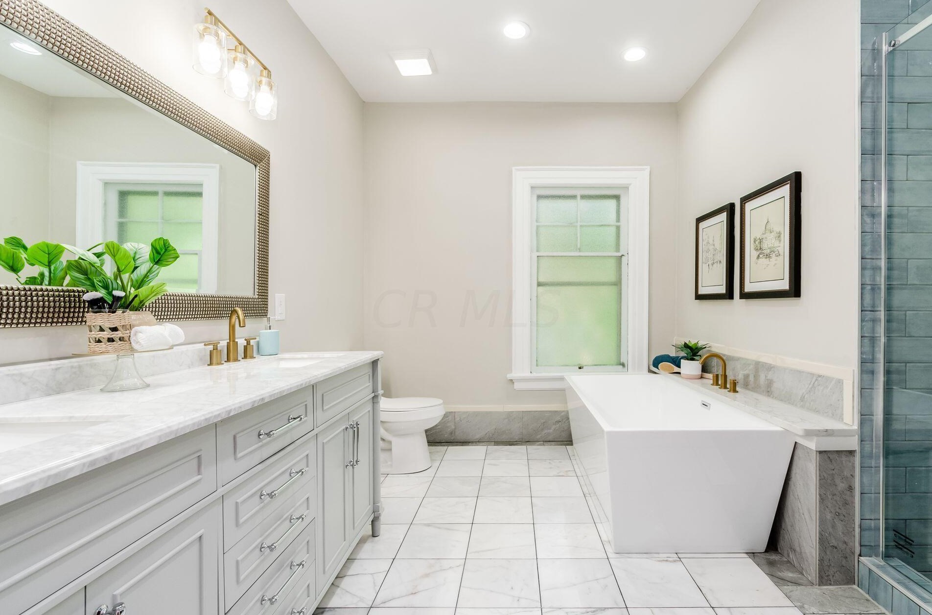 42 Governors Pl, Columbus OH  43203-1911 exterior