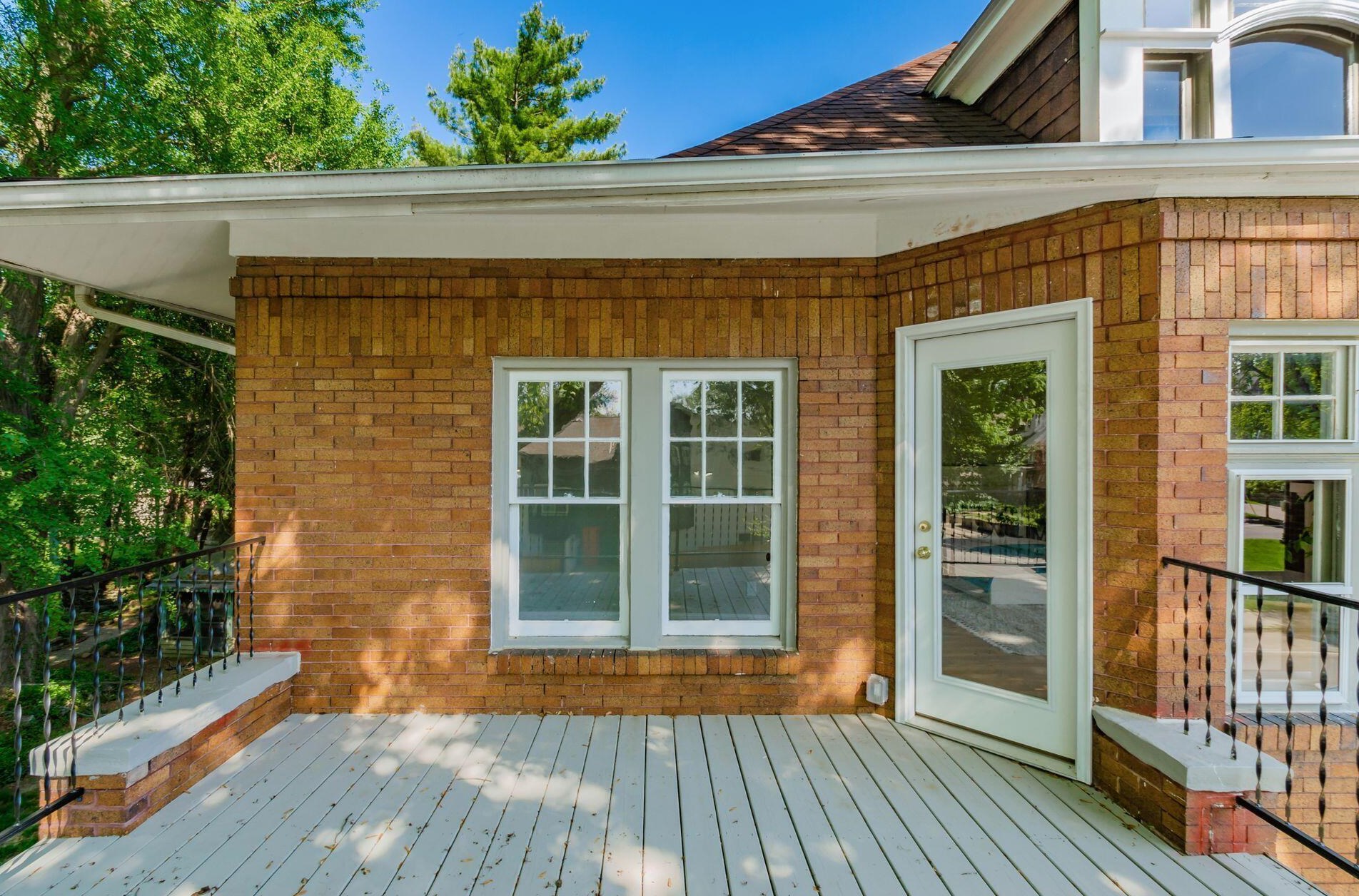 42 Governors Pl, Columbus OH  43203-1911 exterior