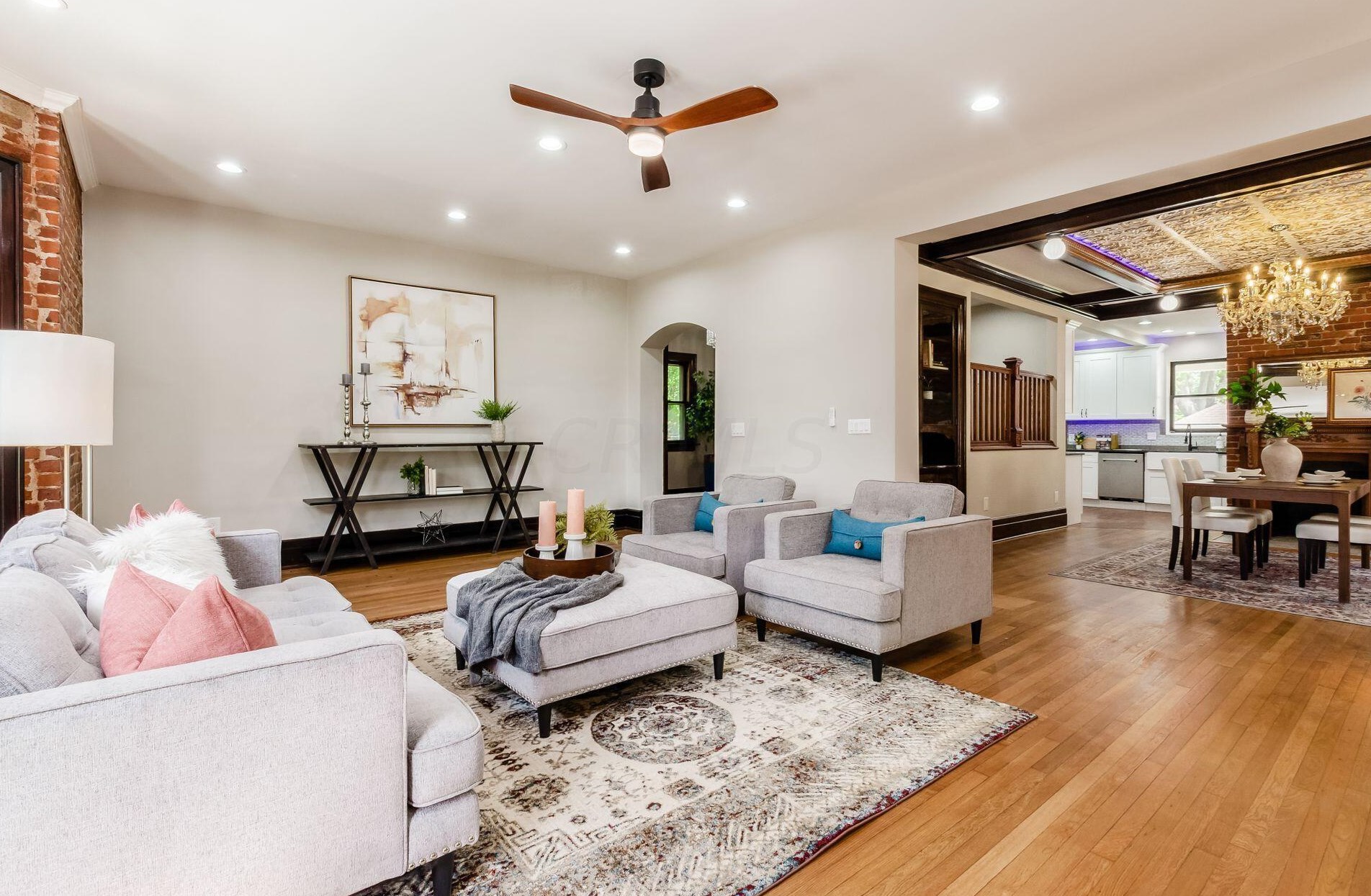 42 Governors Pl, Columbus OH  43203-1911 exterior