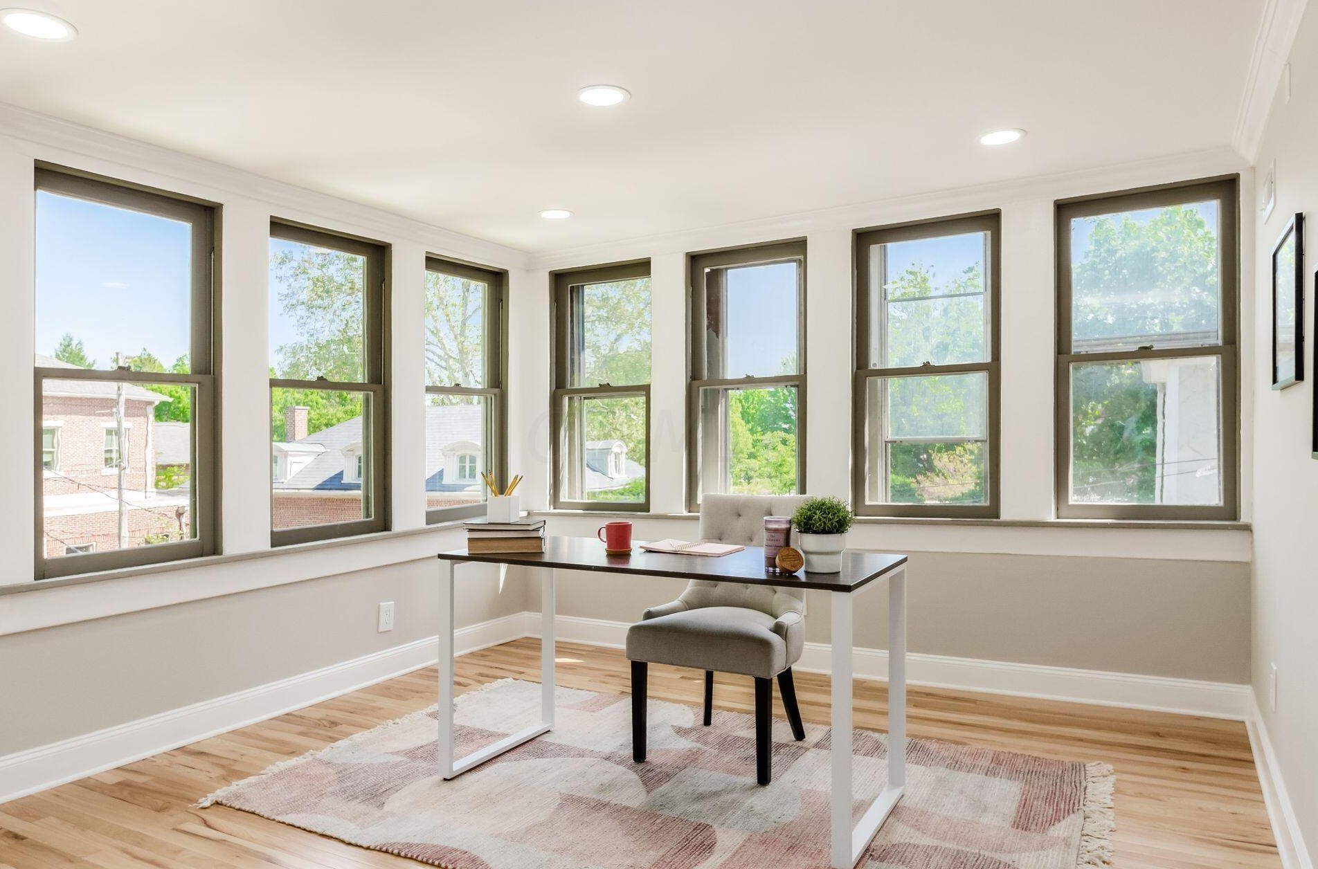 42 Governors Pl, Columbus OH  43203-1911 exterior