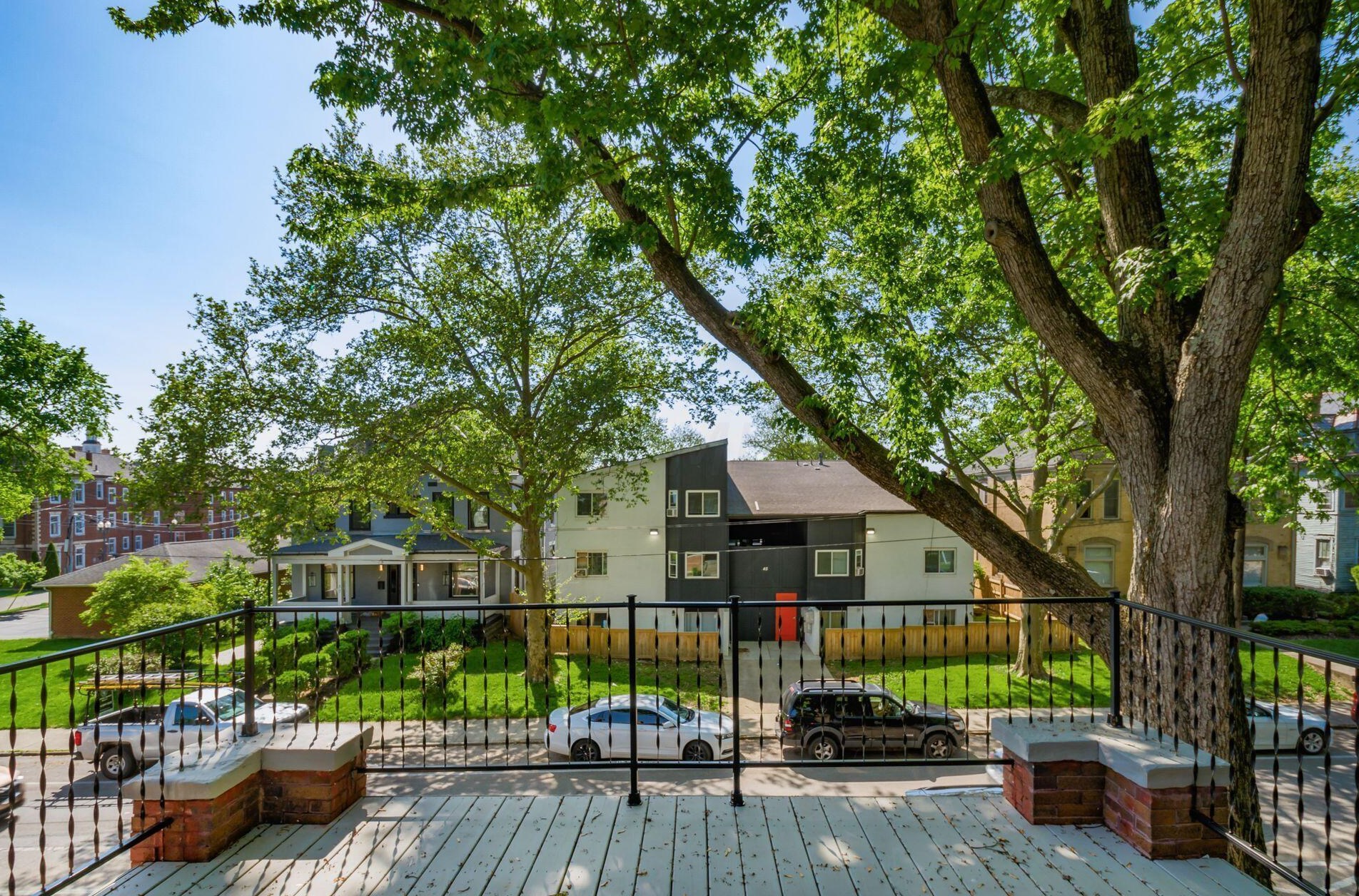 42 Governors Pl, Columbus OH  43203-1911 exterior