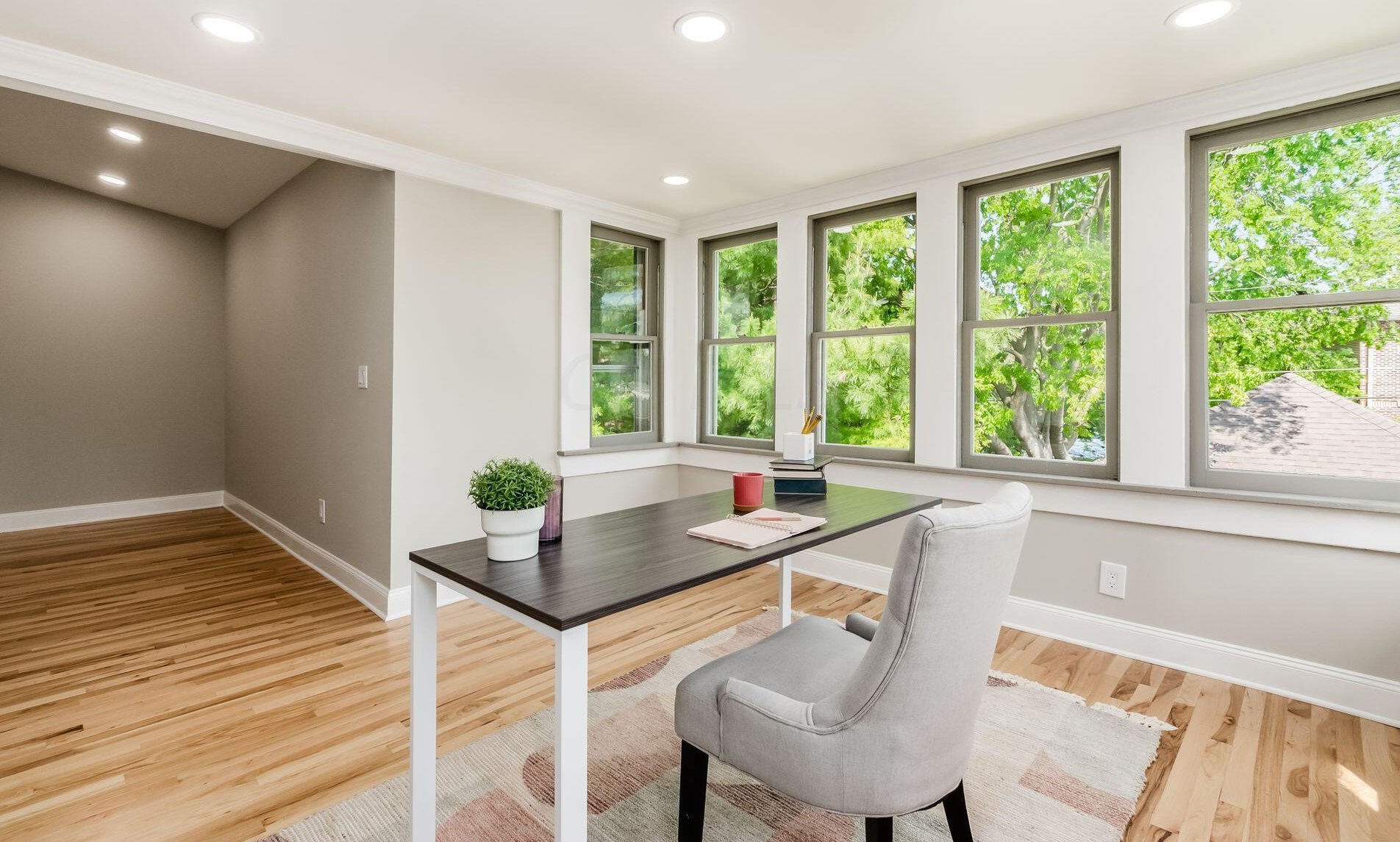 42 Governors Pl, Columbus OH  43203-1911 exterior